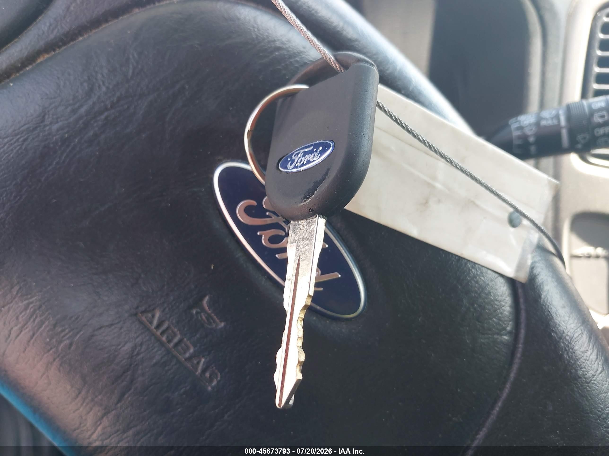 2007 Ford Escape Limited Silver vin: 1FMCU94147KC03556