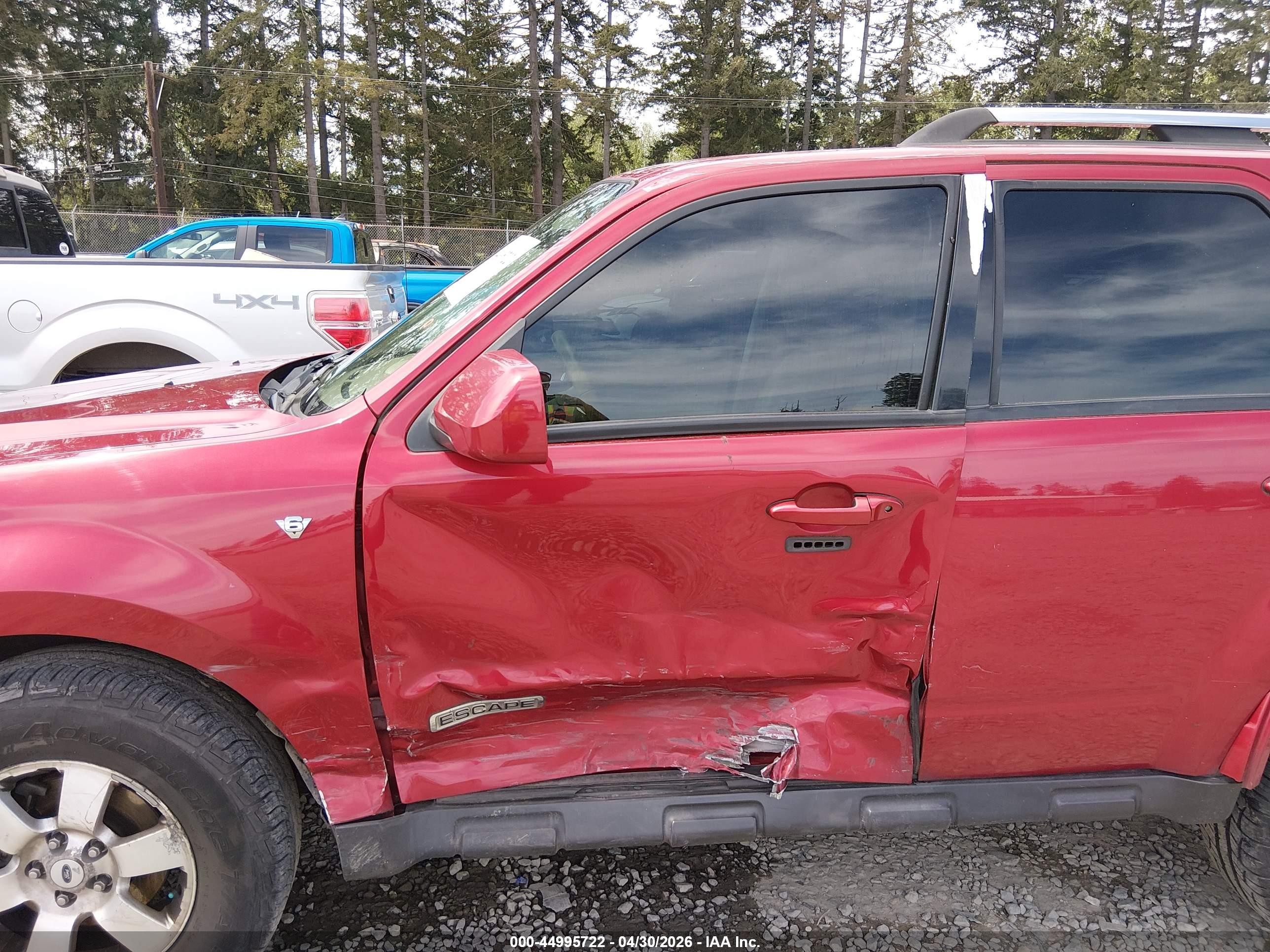 2008 Ford Escape Limited Red vin: 1FMCU94158KA06106