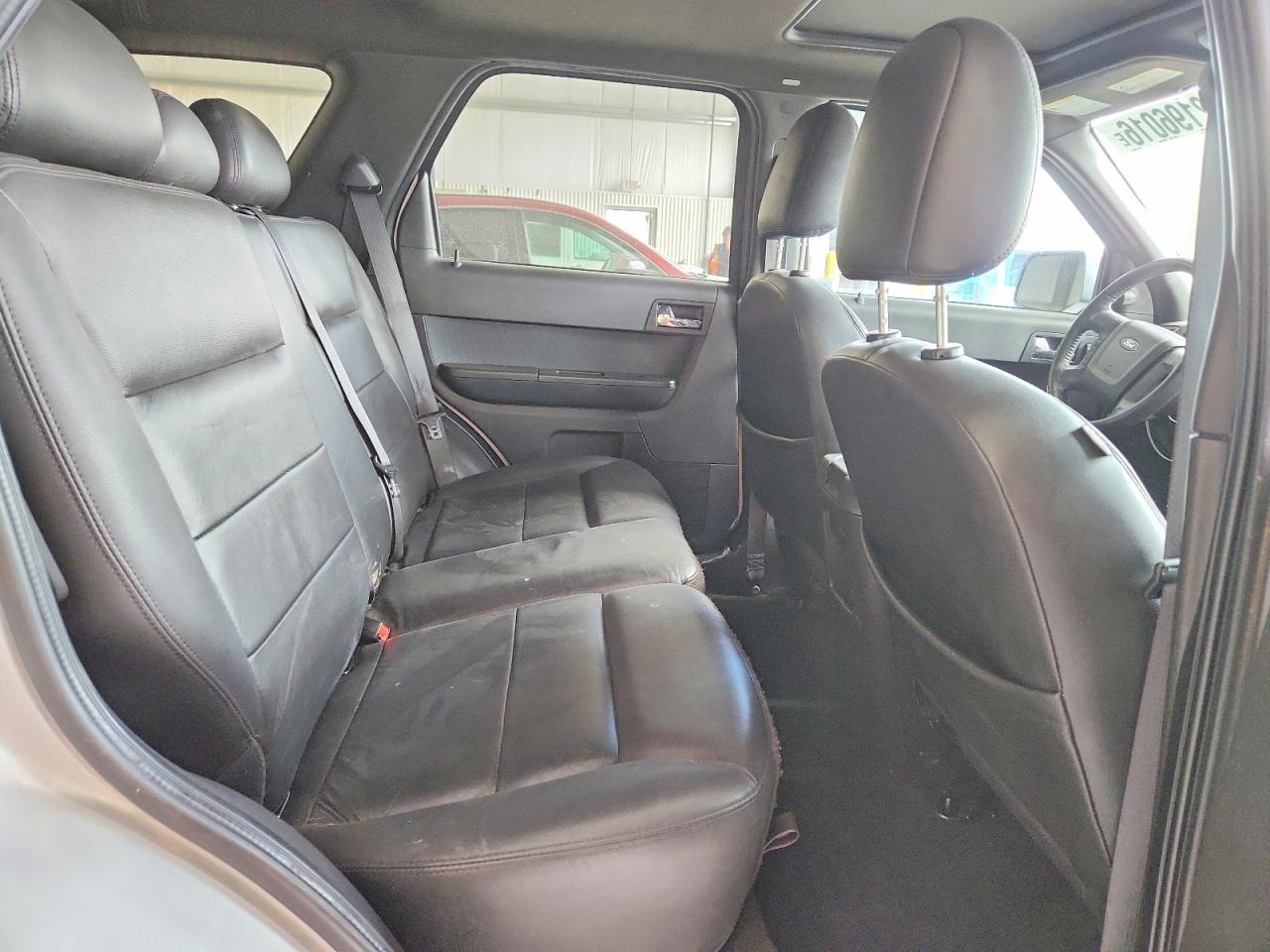 2008 Ford Escape Limited Серебряный vin: 1FMCU94158KB01653