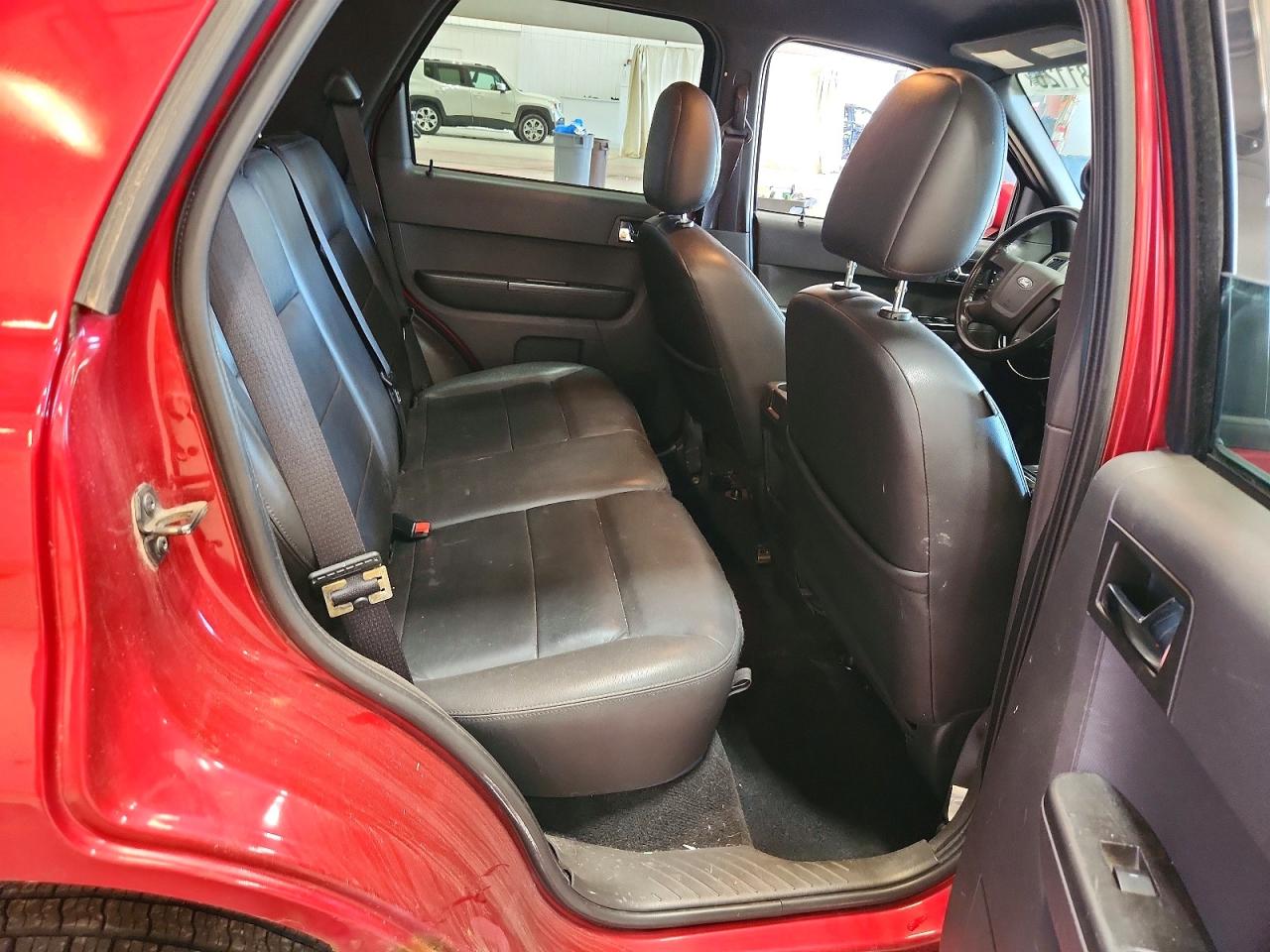 2008 Ford Escape Limited Red vin: 1FMCU94158KE28974