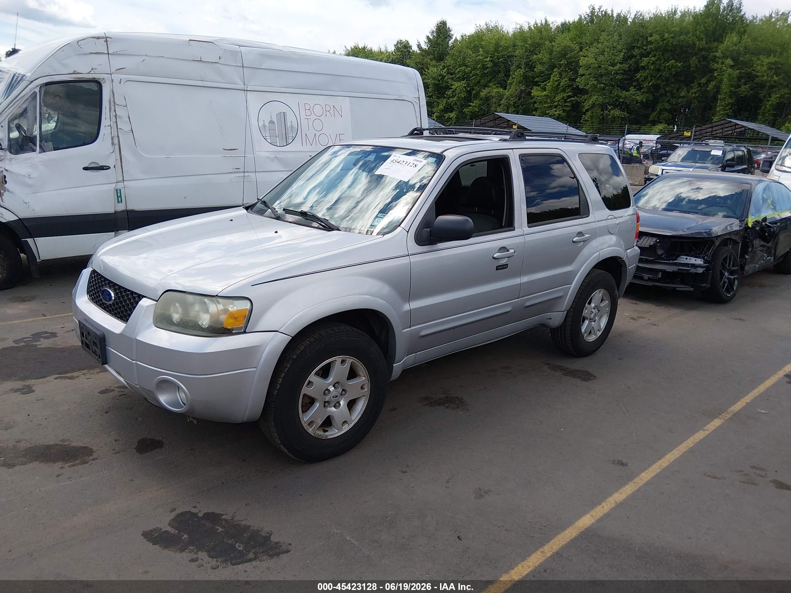 2007 Ford Escape Limited Silver vin: 1FMCU94177KB51002