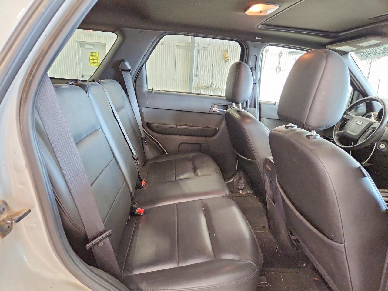 2008 Ford Escape Limited Silver vin: 1FMCU94178KA52004