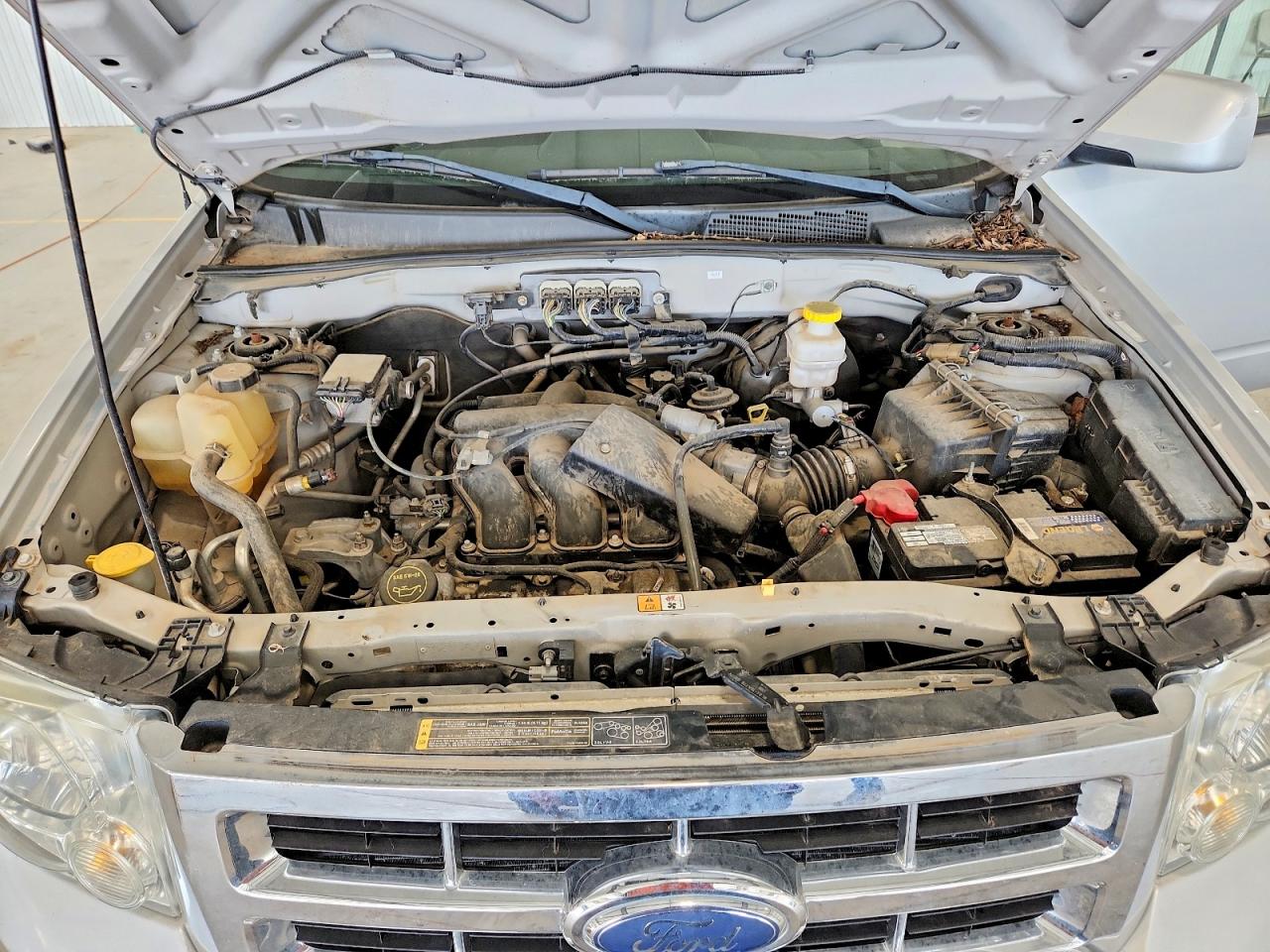 2008 Ford Escape Limited Silver vin: 1FMCU94178KA52004