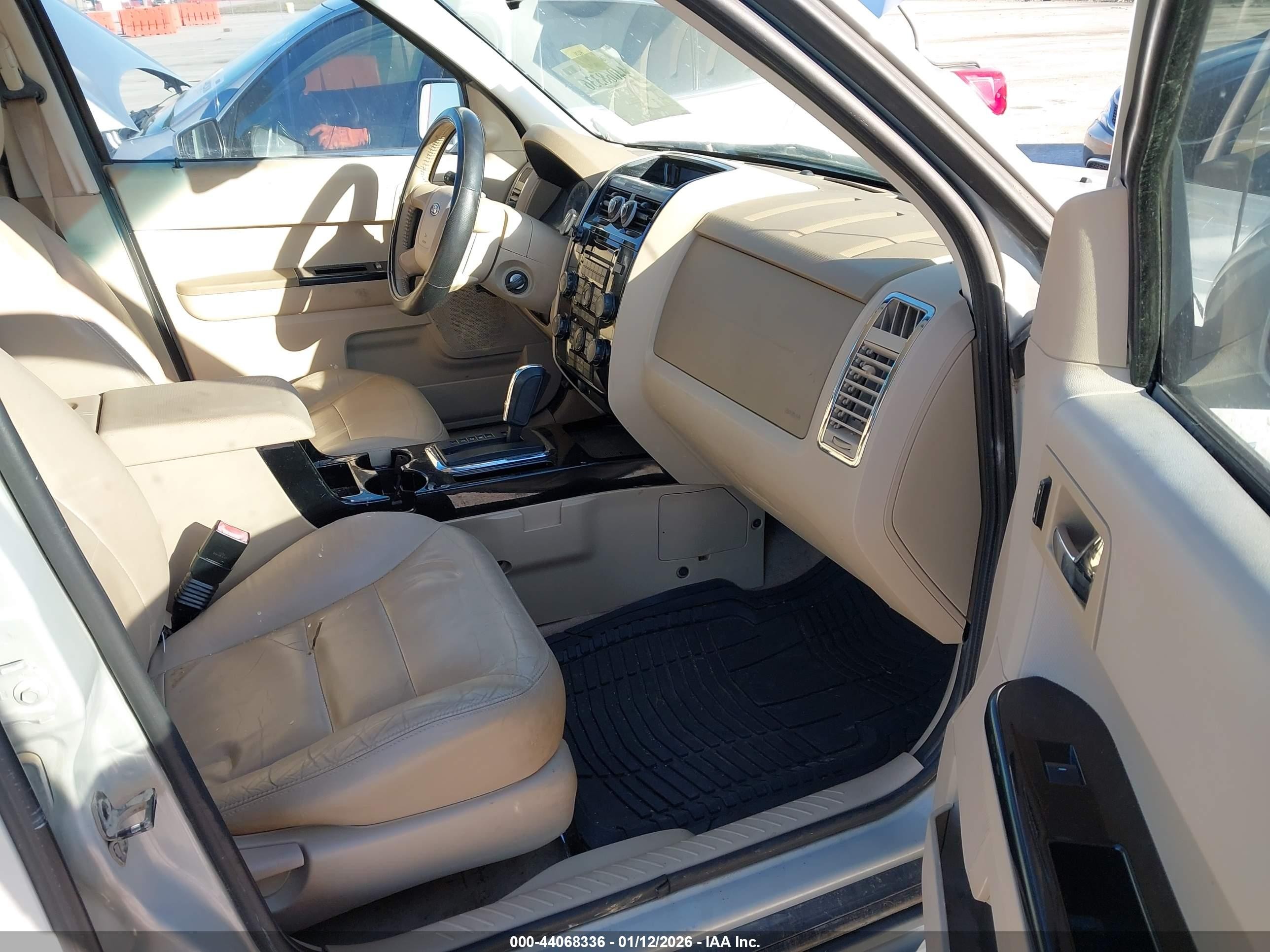 2008 Ford Escape Limited White vin: 1FMCU94178KD75274