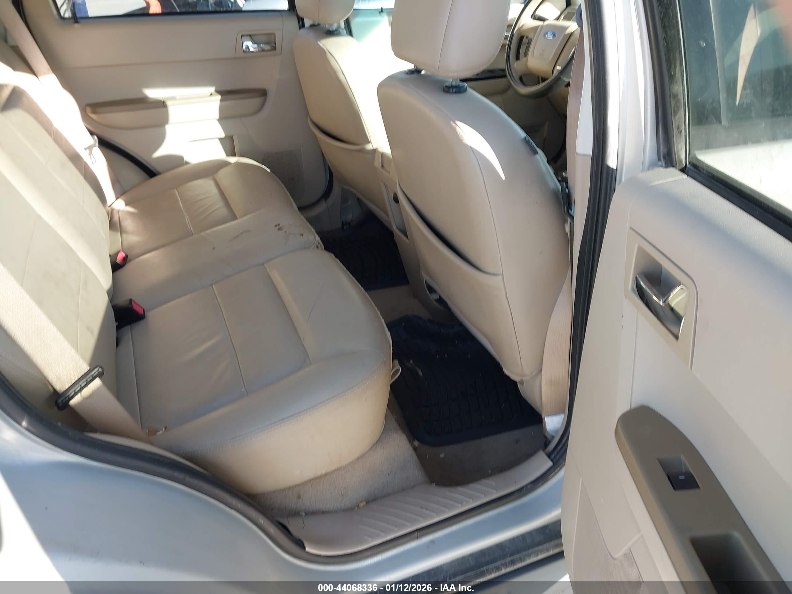 2008 Ford Escape Limited White vin: 1FMCU94178KD75274