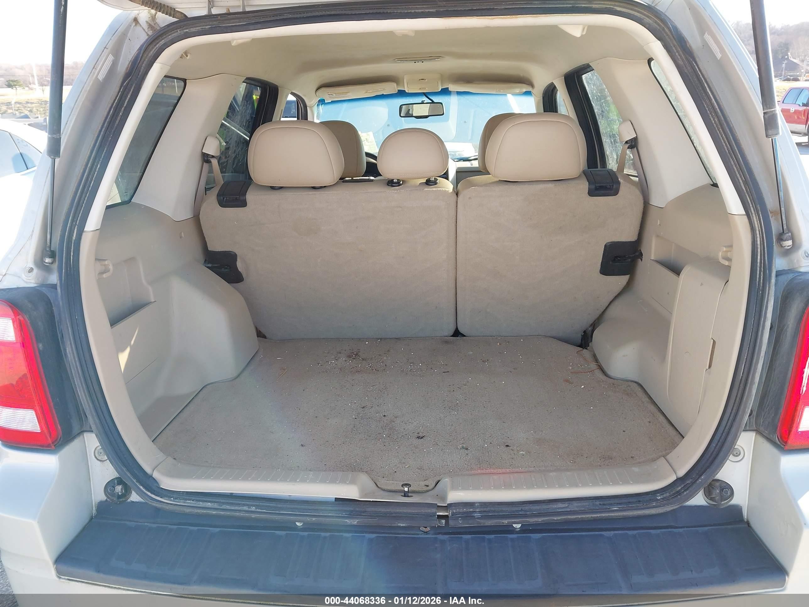 2008 Ford Escape Limited White vin: 1FMCU94178KD75274