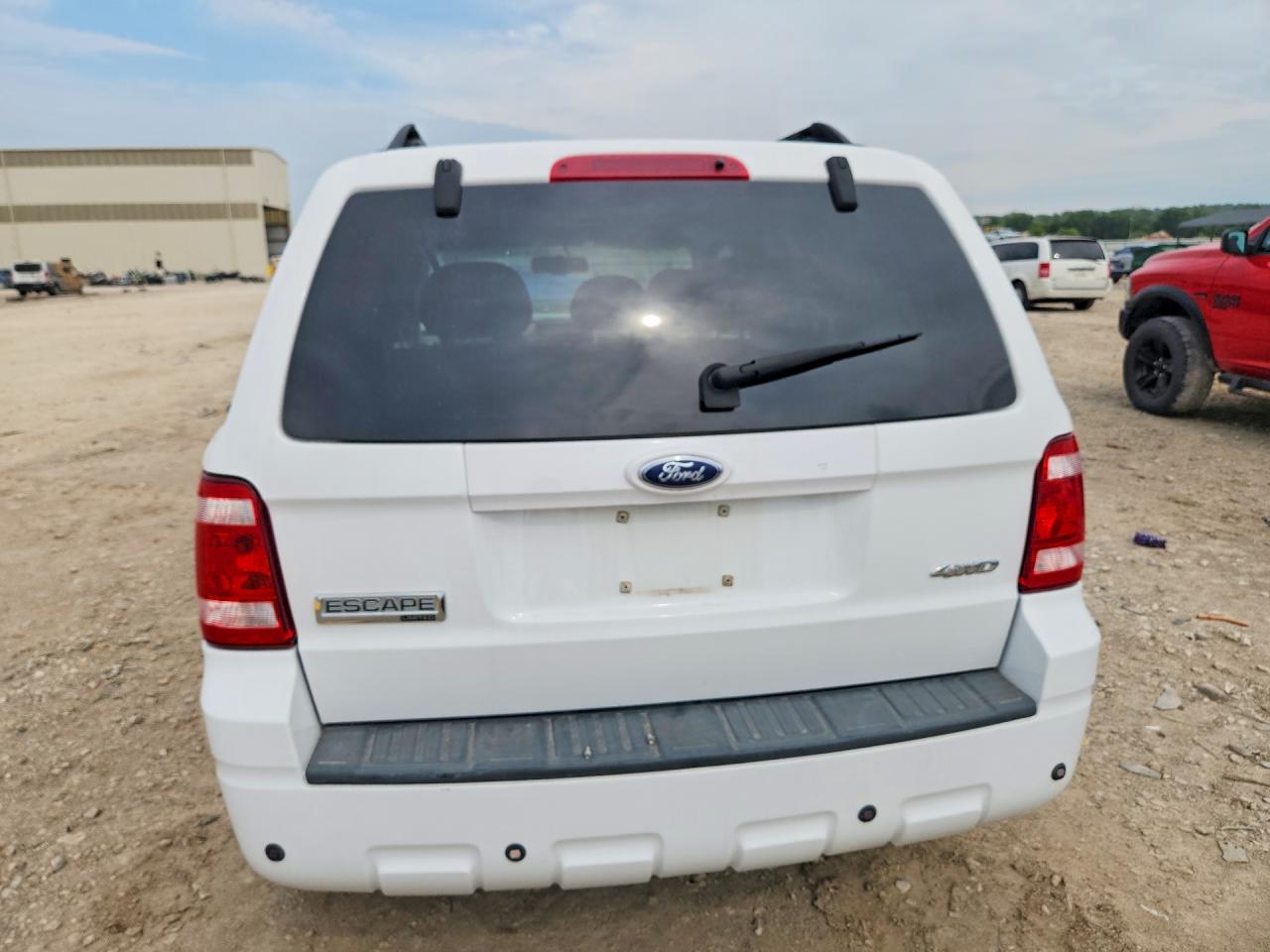 2008 Ford Escape Limited White vin: 1FMCU94188KA51430