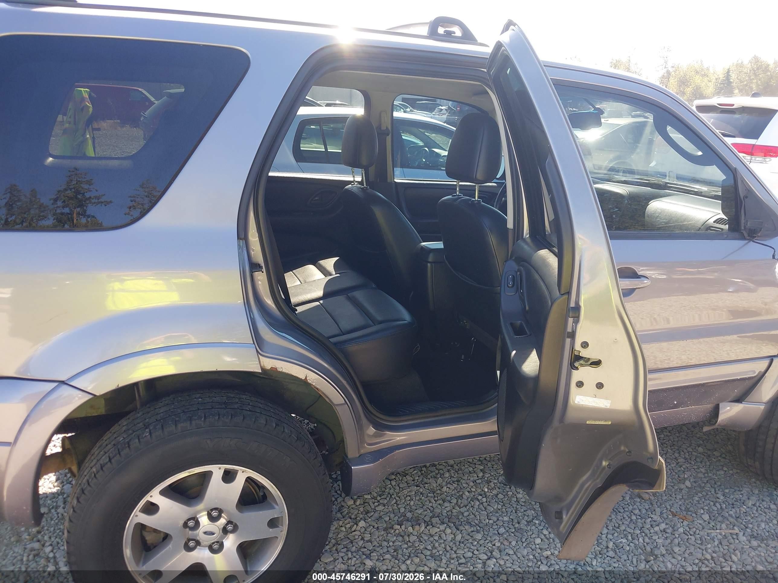 2007 Ford Escape Limited Silver vin: 1FMCU94197KA27085