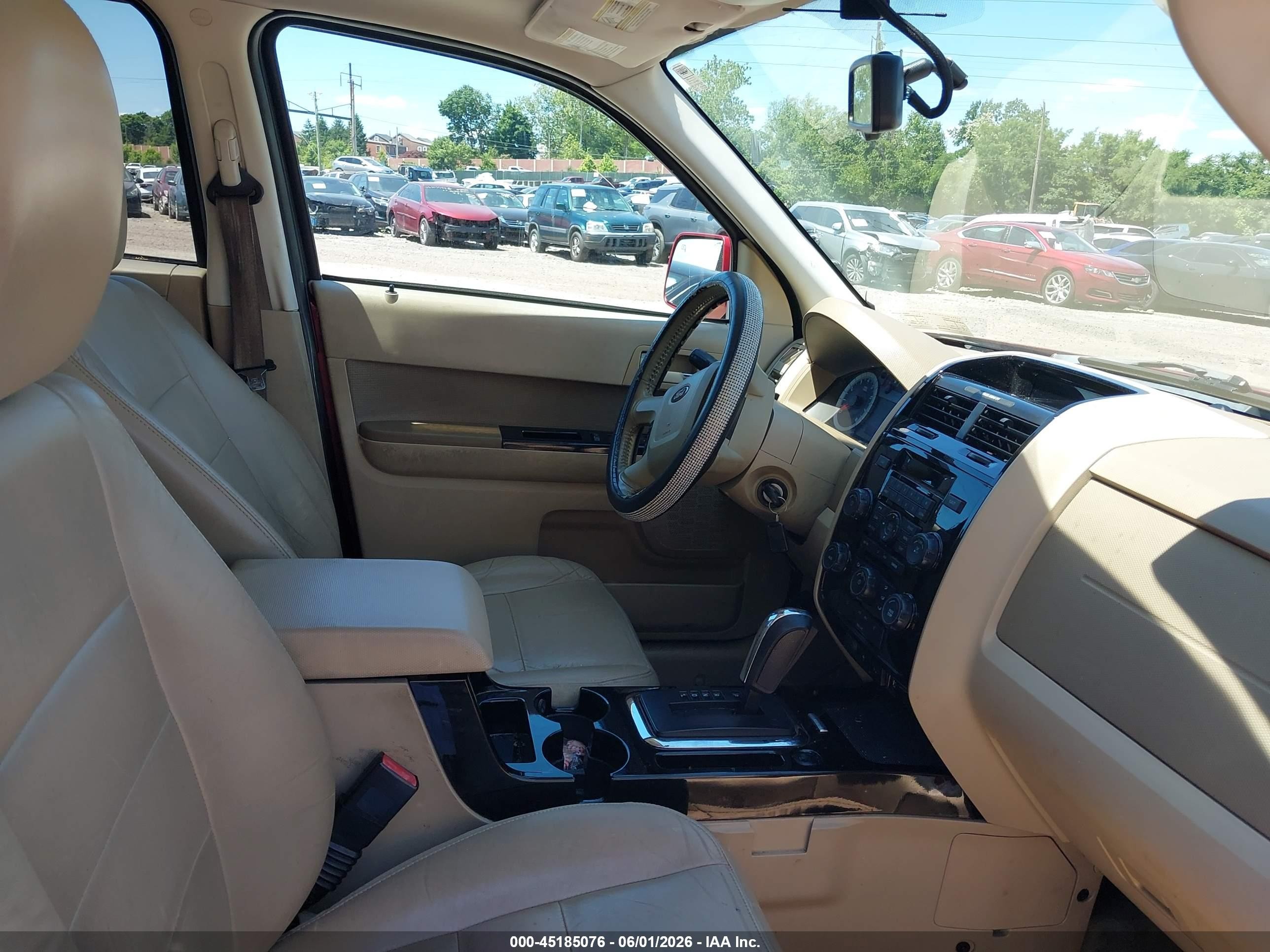 2009 Ford Escape Limited Red vin: 1FMCU947X9KA88937