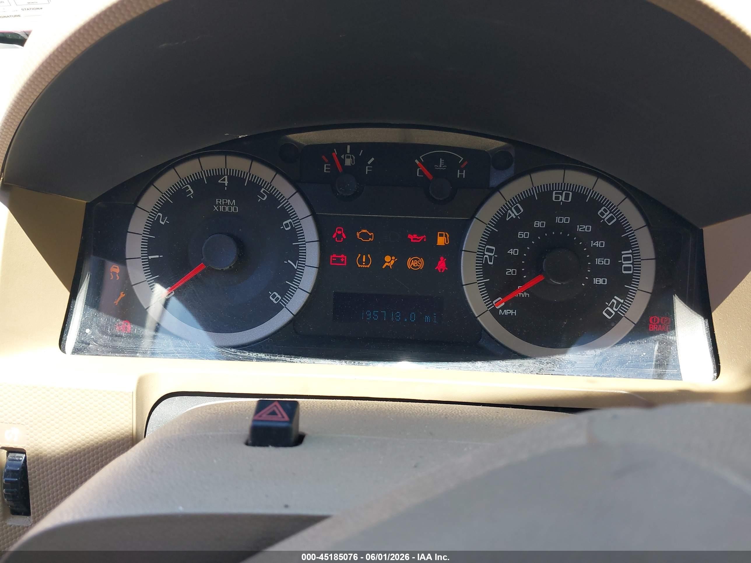 2009 Ford Escape Limited Red vin: 1FMCU947X9KA88937
