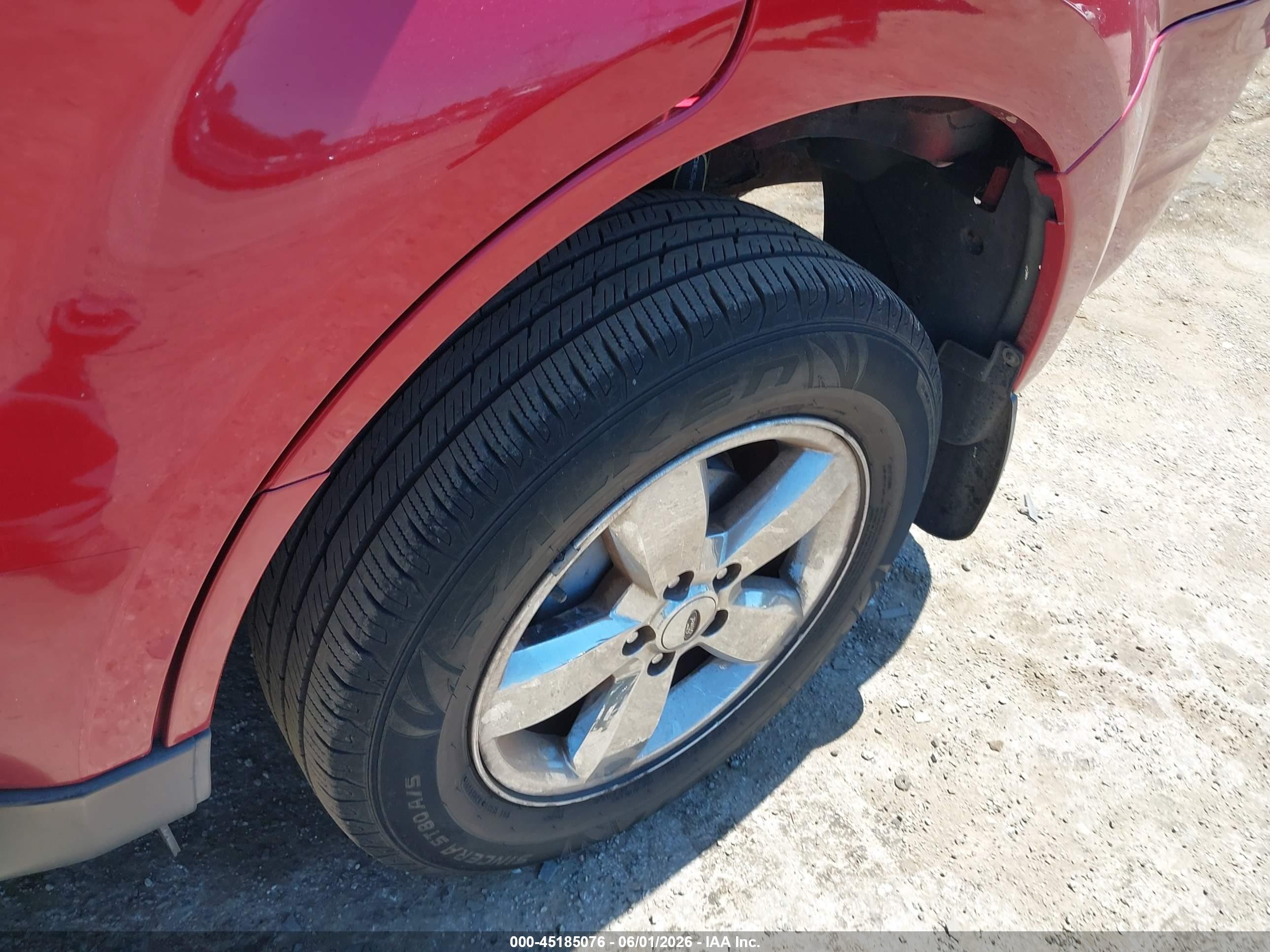 2009 Ford Escape Limited Red vin: 1FMCU947X9KA88937