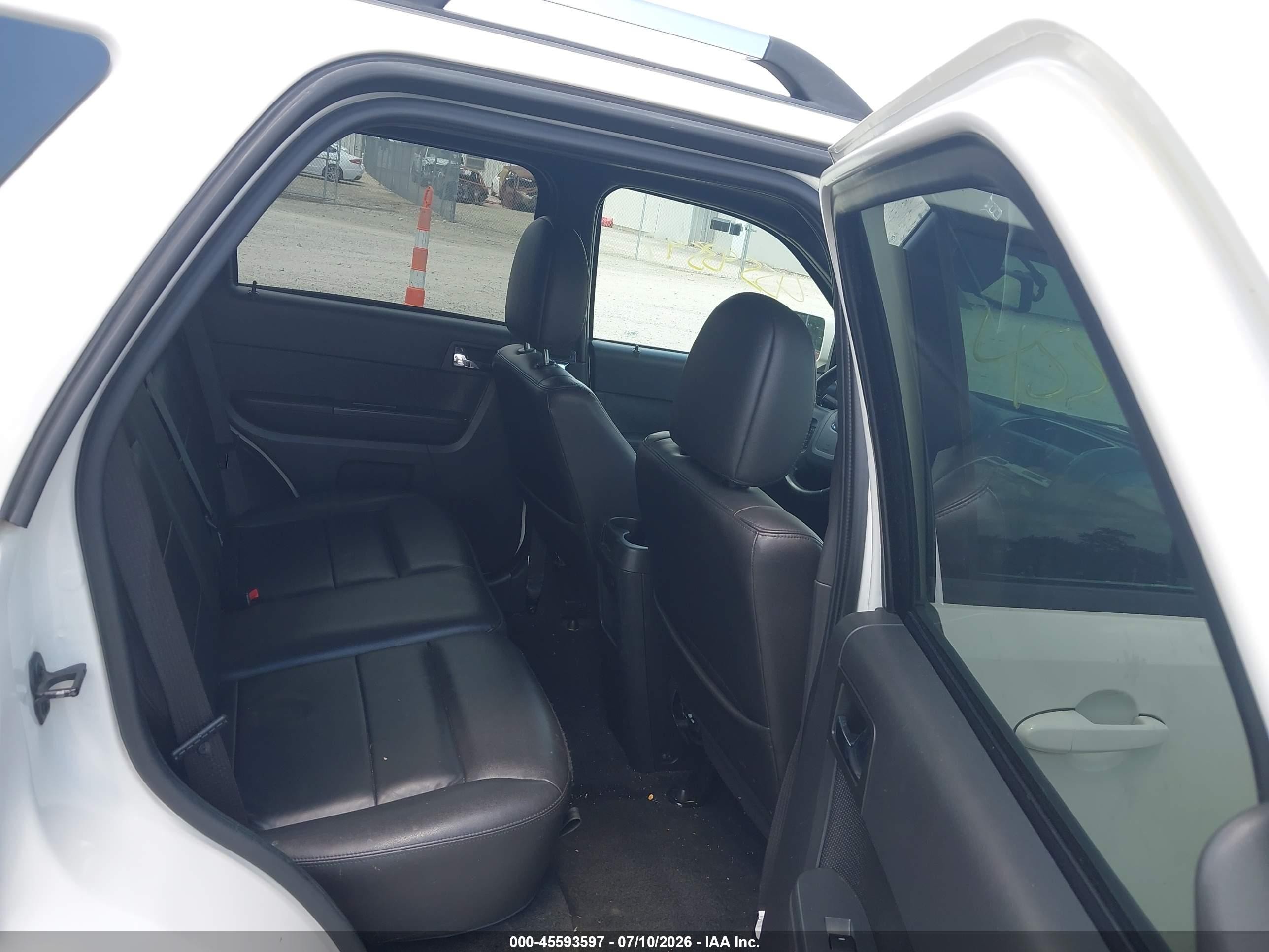 2009 Ford Escape Limited White vin: 1FMCU94G29KB87347