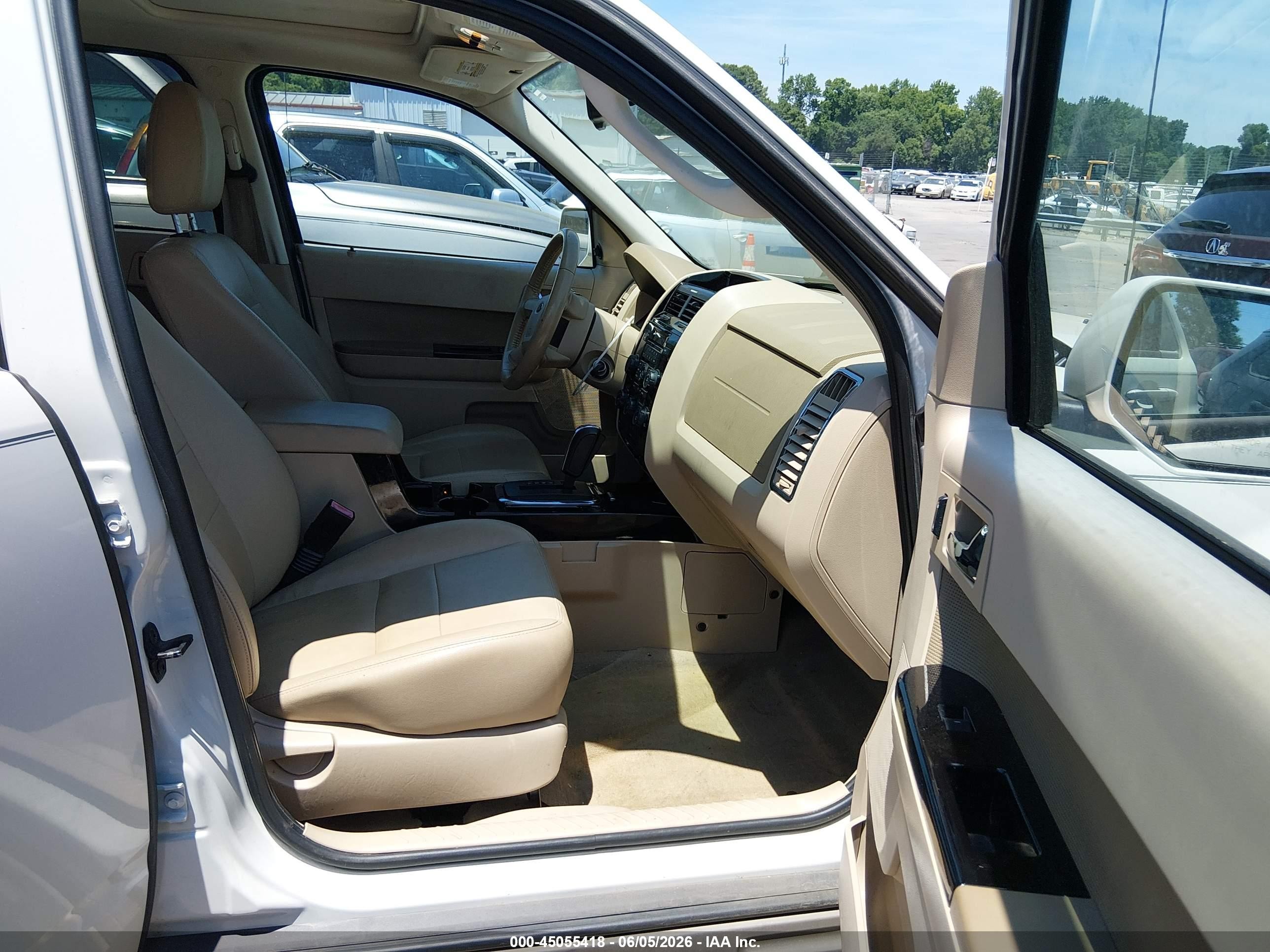 2009 Ford Escape Limited White vin: 1FMCU94G39KA60980