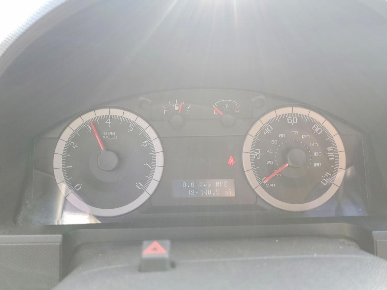 2009 Ford Escape Limited Серебряный vin: 1FMCU94G39KA62342