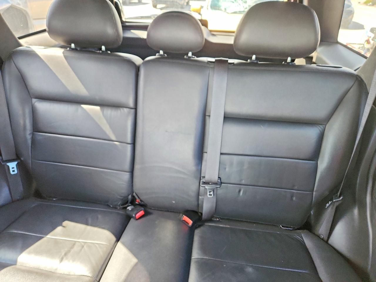 2009 Ford Escape Limited Серебряный vin: 1FMCU94G39KA62342
