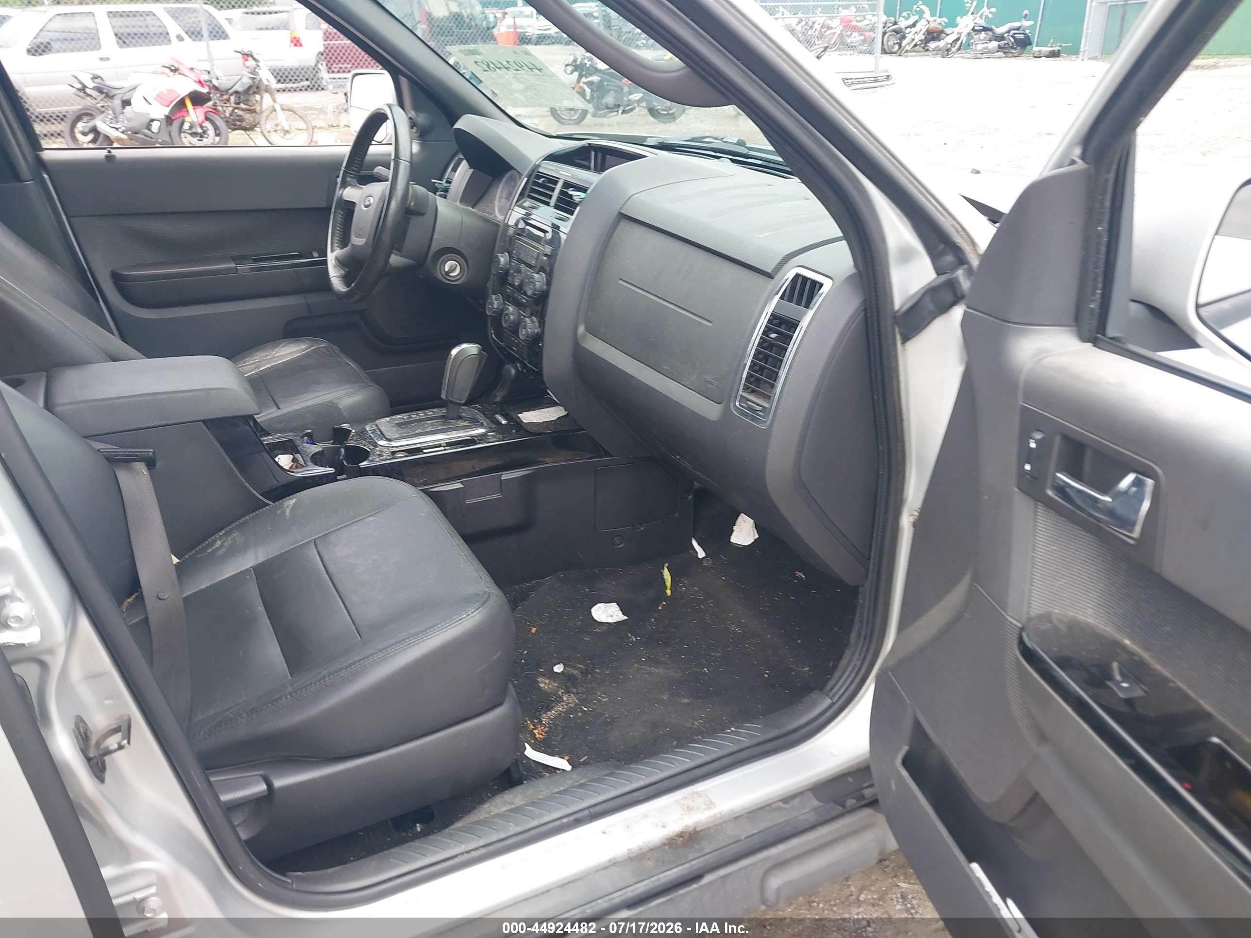 2009 Ford Escape Limited Серебряный vin: 1FMCU94G39KA92358
