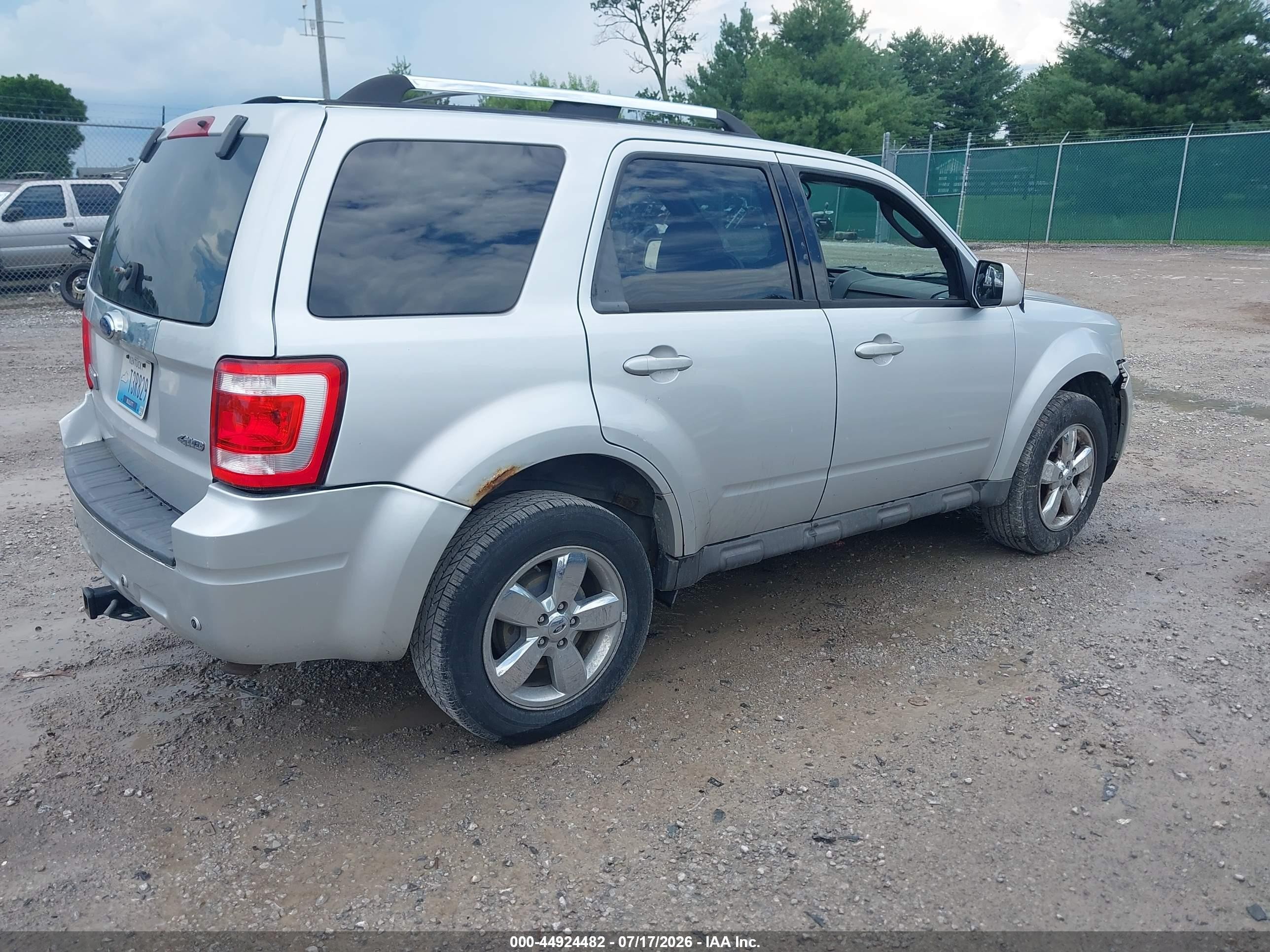 2009 Ford Escape Limited Серебряный vin: 1FMCU94G39KA92358