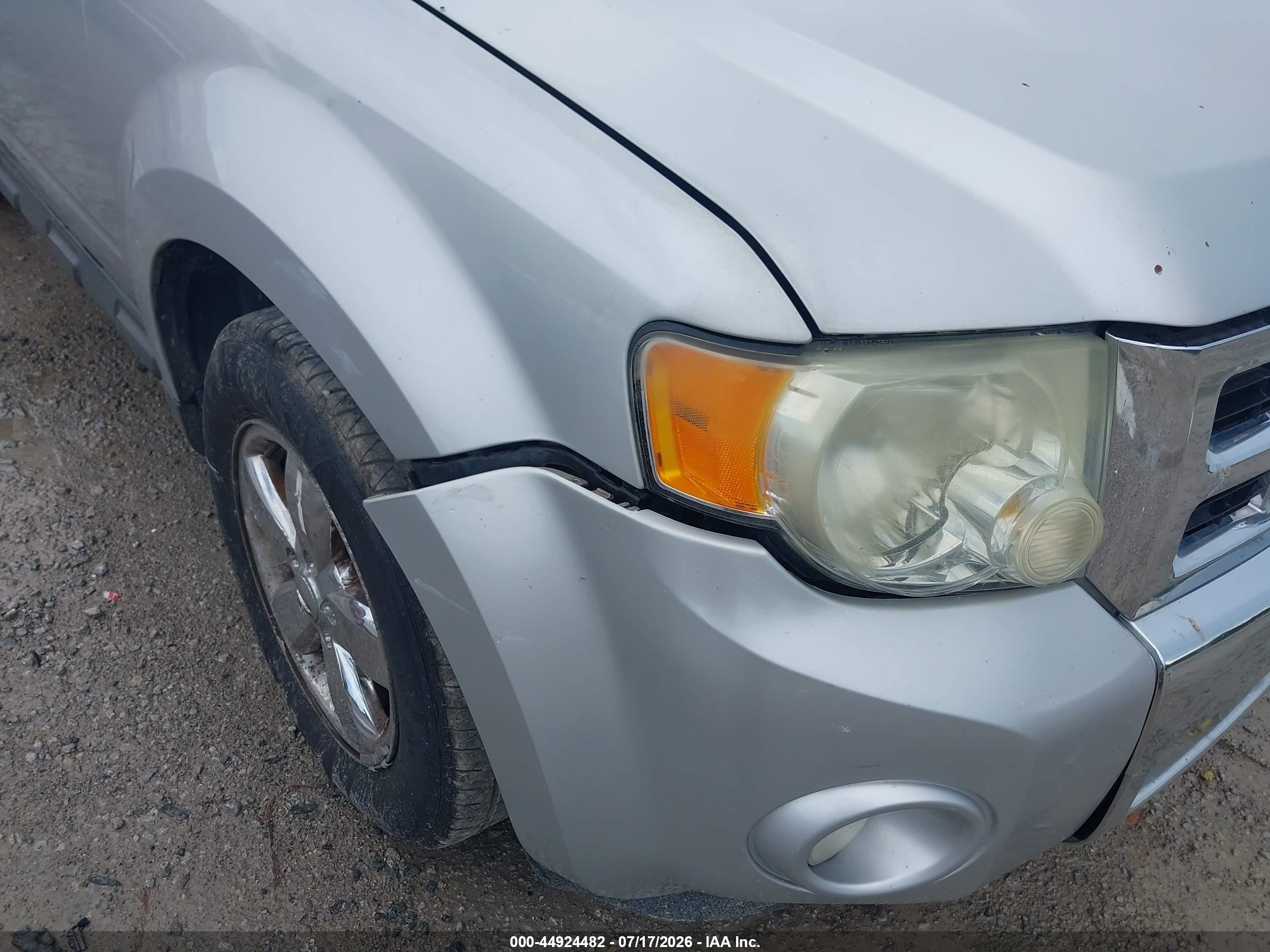 2009 Ford Escape Limited Серебряный vin: 1FMCU94G39KA92358
