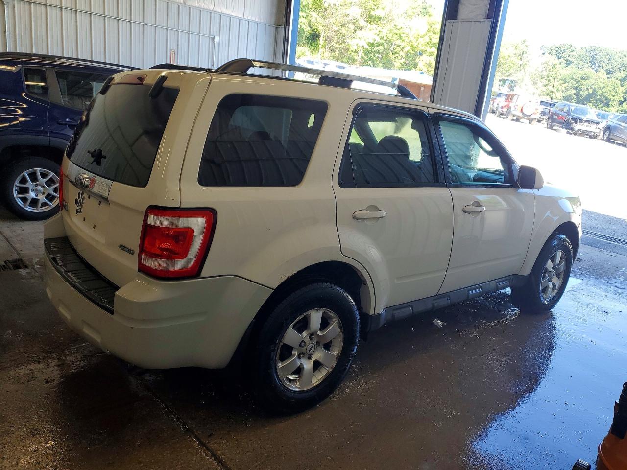 2009 Ford Escape Limited White vin: 1FMCU94G59KC56550