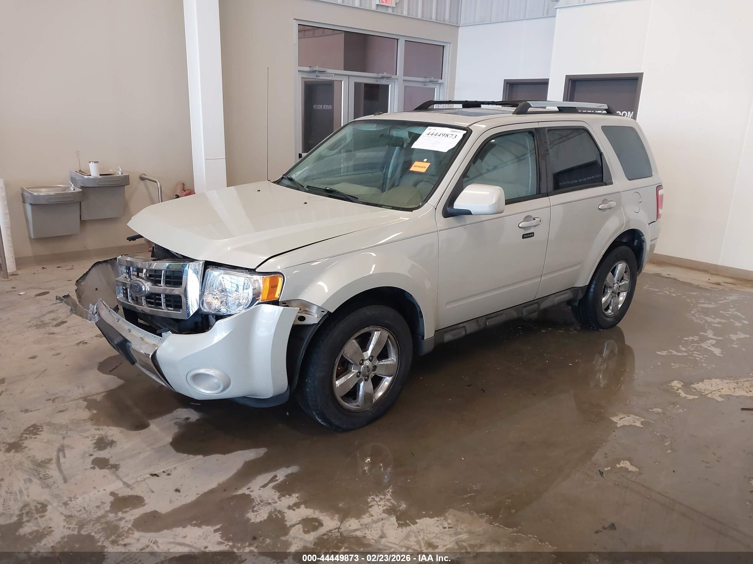 2009 Ford Escape Limited Серебряный vin: 1FMCU94G69KA65493