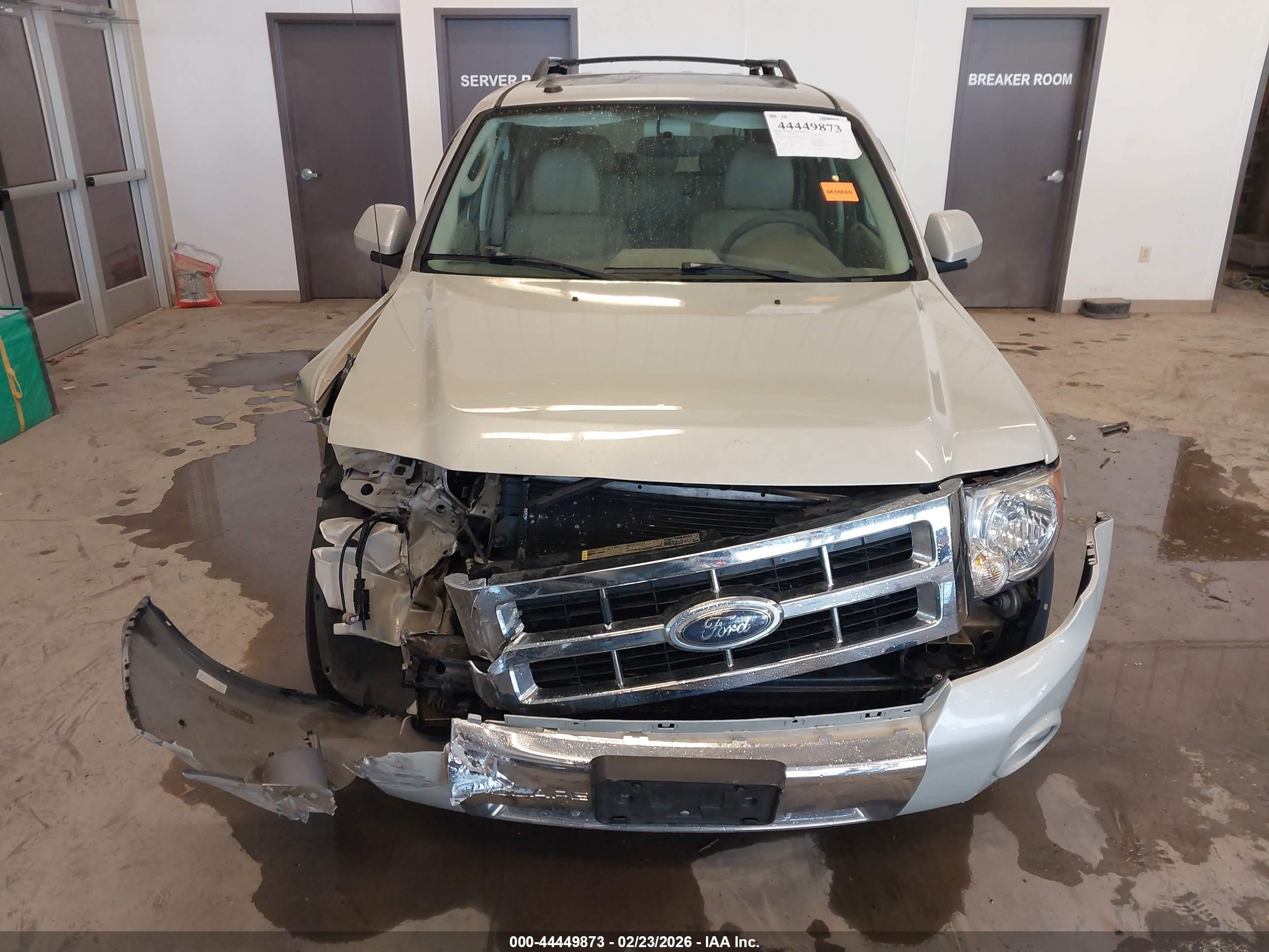 2009 Ford Escape Limited Серебряный vin: 1FMCU94G69KA65493