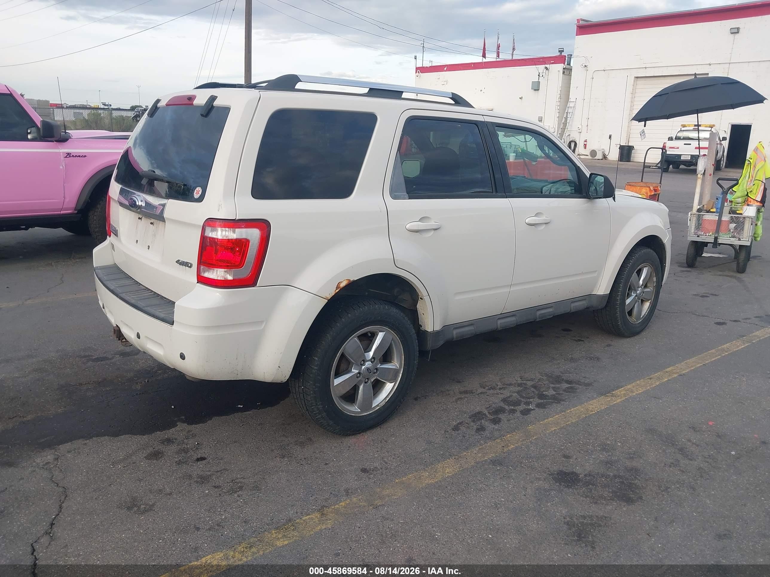 2009 Ford Escape Limited White vin: 1FMCU94G99KA92722
