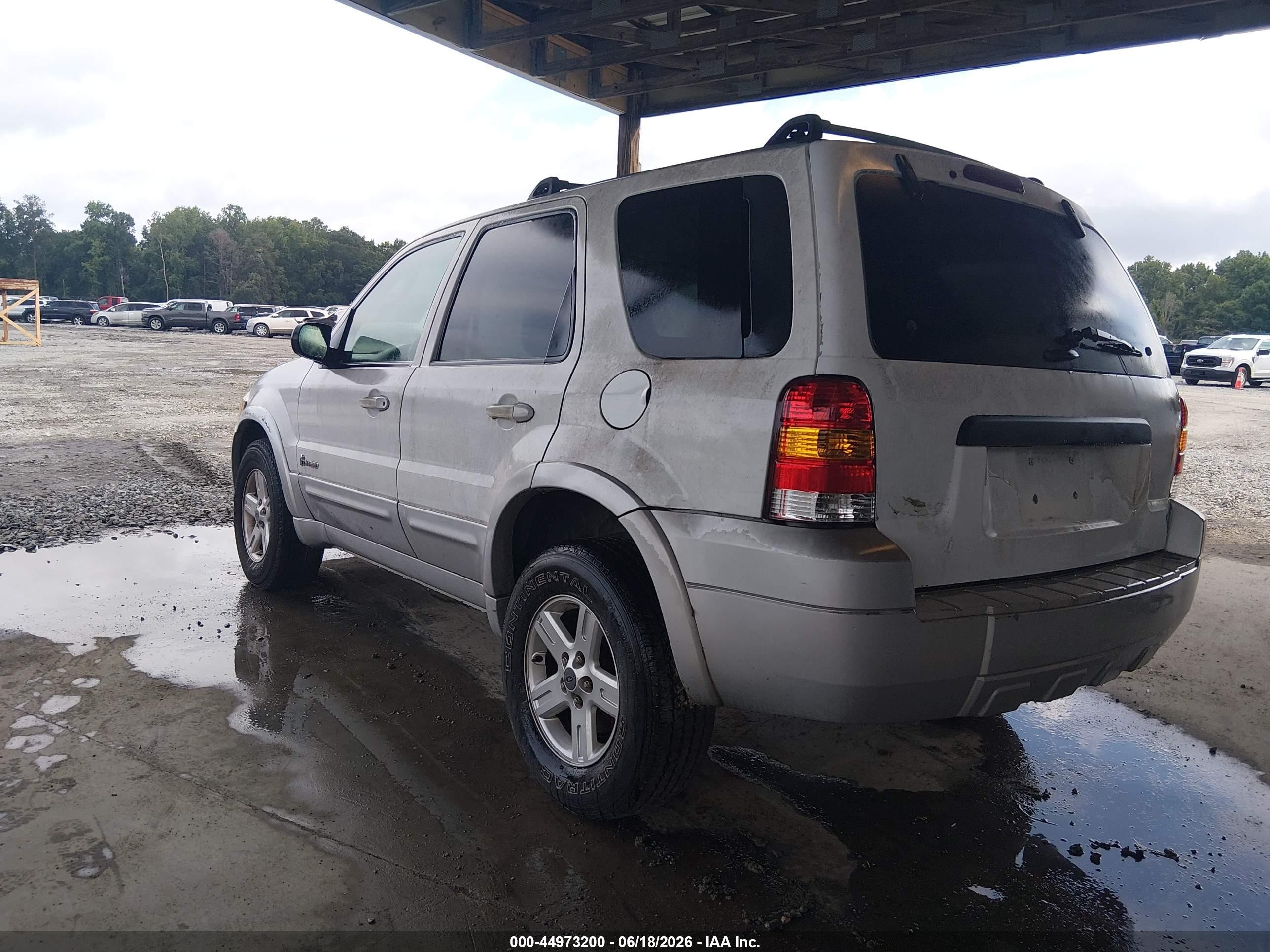 2006 Ford Escape Hybrid   White vin: 1FMCU95H86KB21033