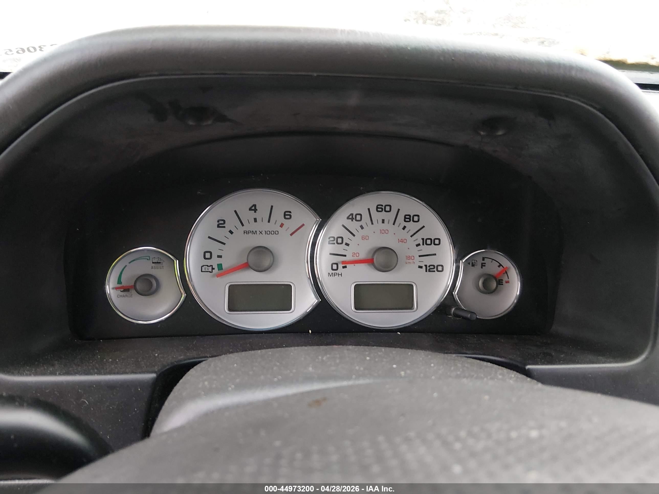 2006 Ford Escape Hybrid   White vin: 1FMCU95H86KB21033