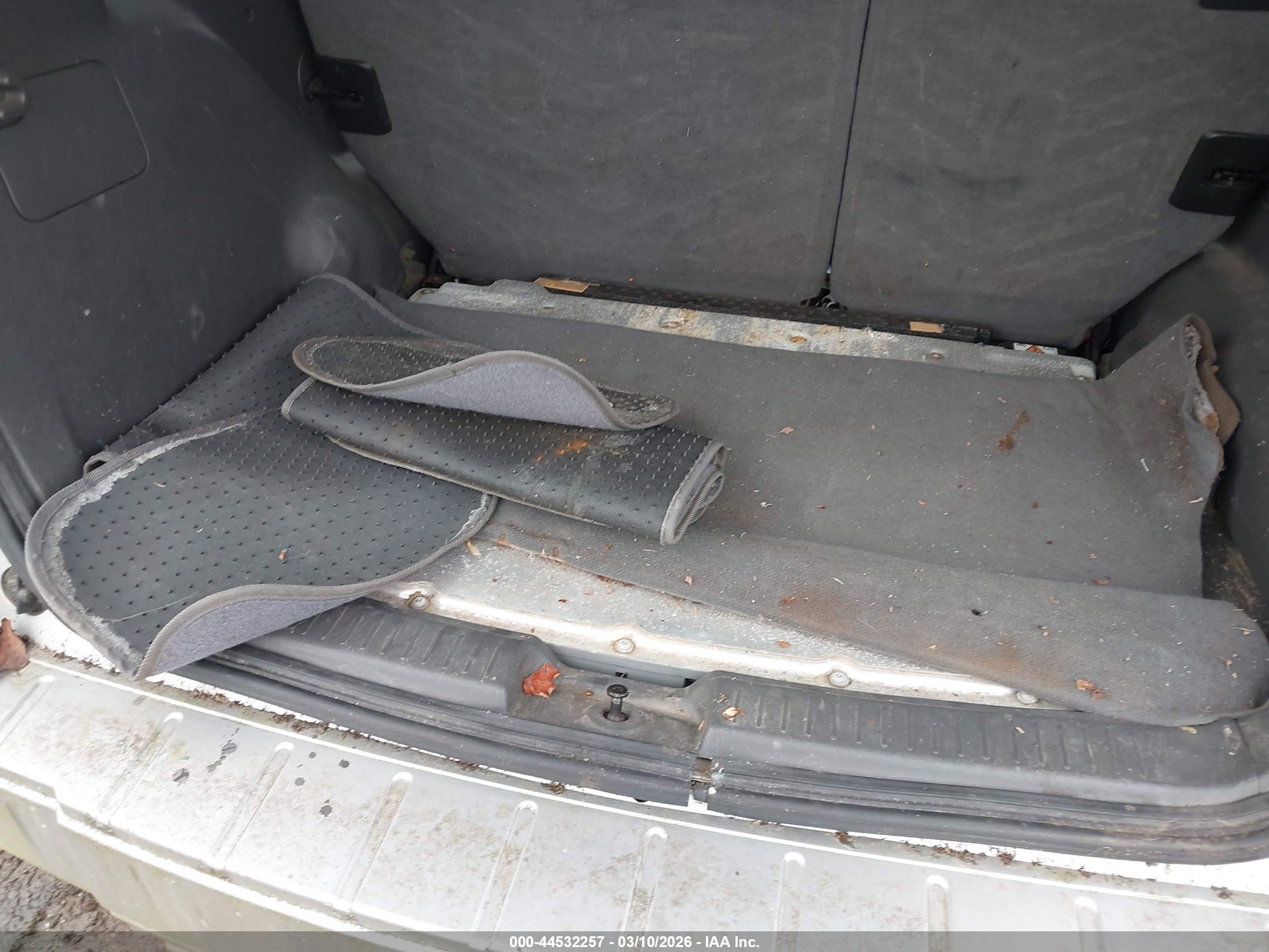 2006 Ford Escape Hybrid   Silver vin: 1FMCU96H36KA75075