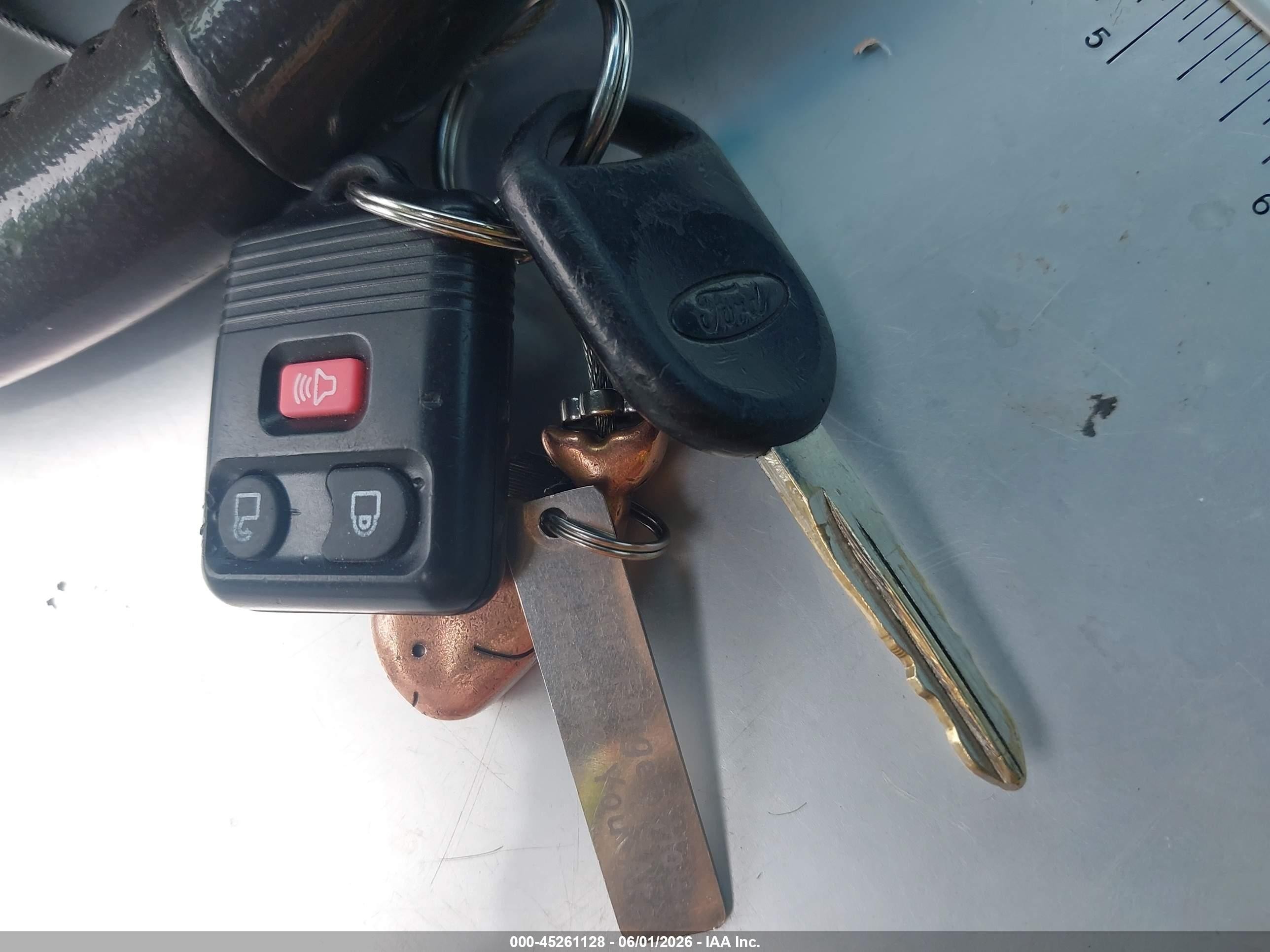 2006 Ford Escape Hybrid   Light Blue vin: 1FMCU96H86KC27948