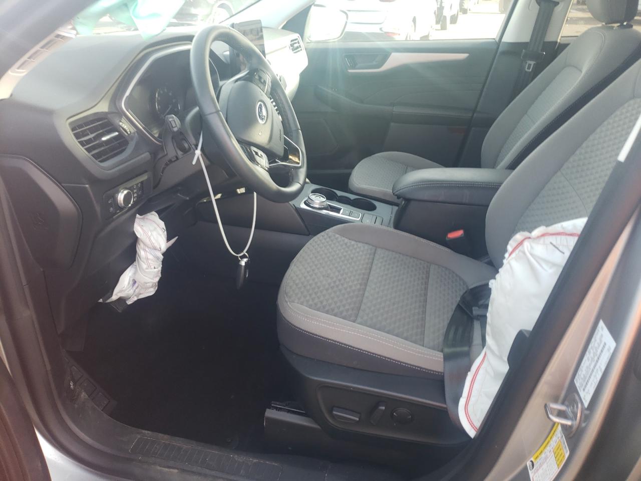 2022 Ford Escape Se Серебряный vin: 1FMCU9BZ0NUA31410