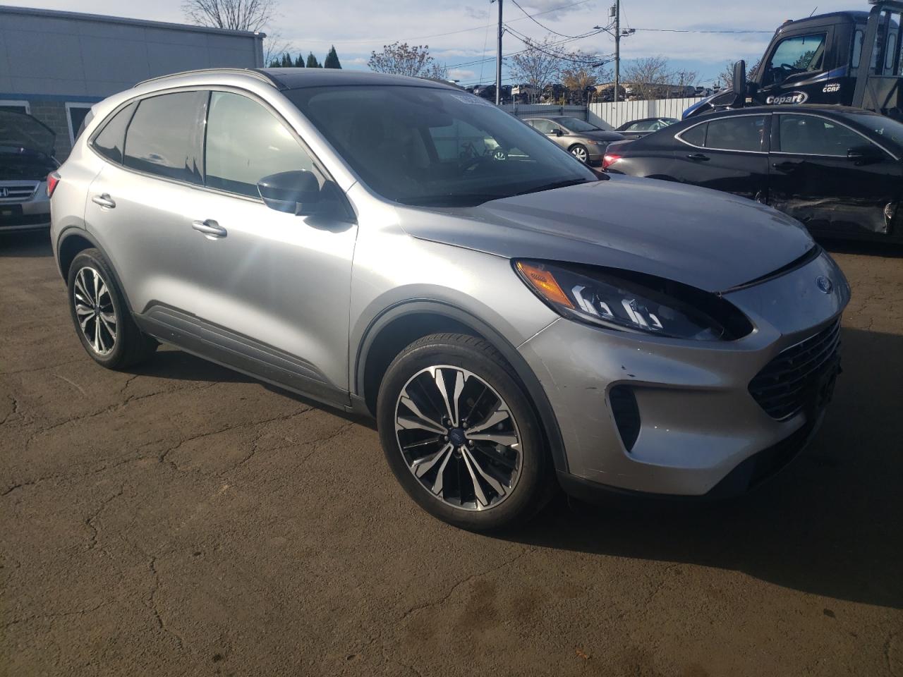 2022 Ford Escape Se Серебряный vin: 1FMCU9BZ0NUA31410
