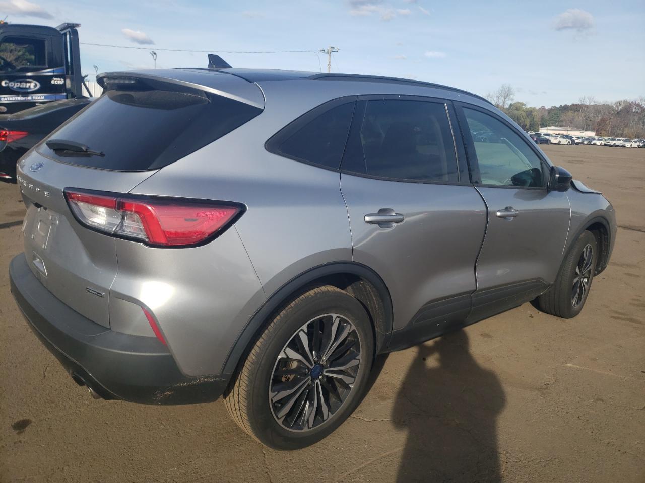 2022 Ford Escape Se Серебряный vin: 1FMCU9BZ0NUA31410