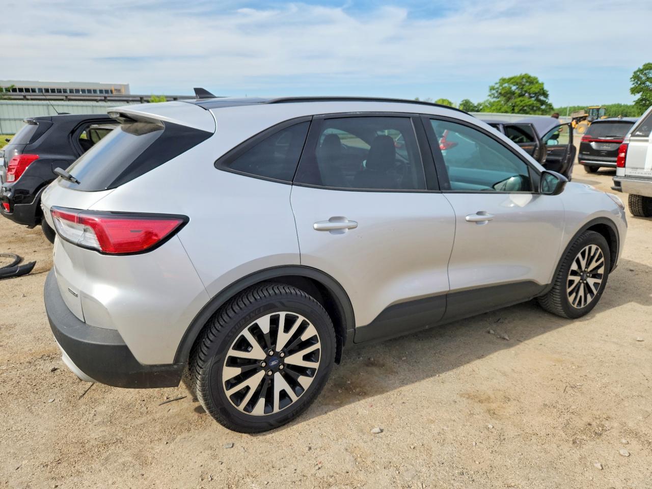 2020 Ford Escape Se Sport Silver vin: 1FMCU9BZ8LUB47550