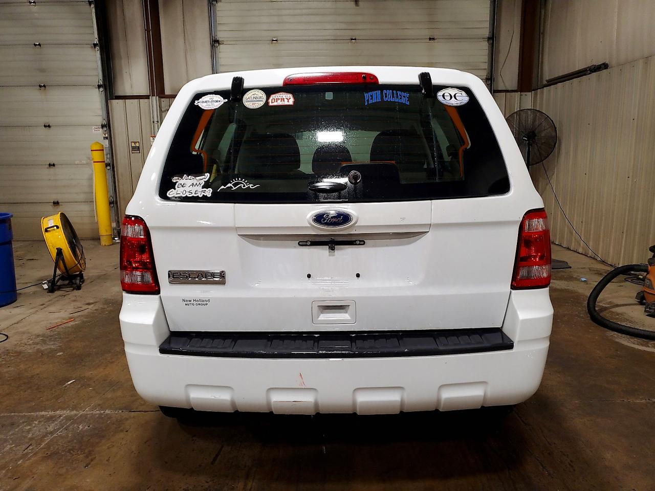 2012 Ford Escape Xls White vin: 1FMCU9C70CKB80986