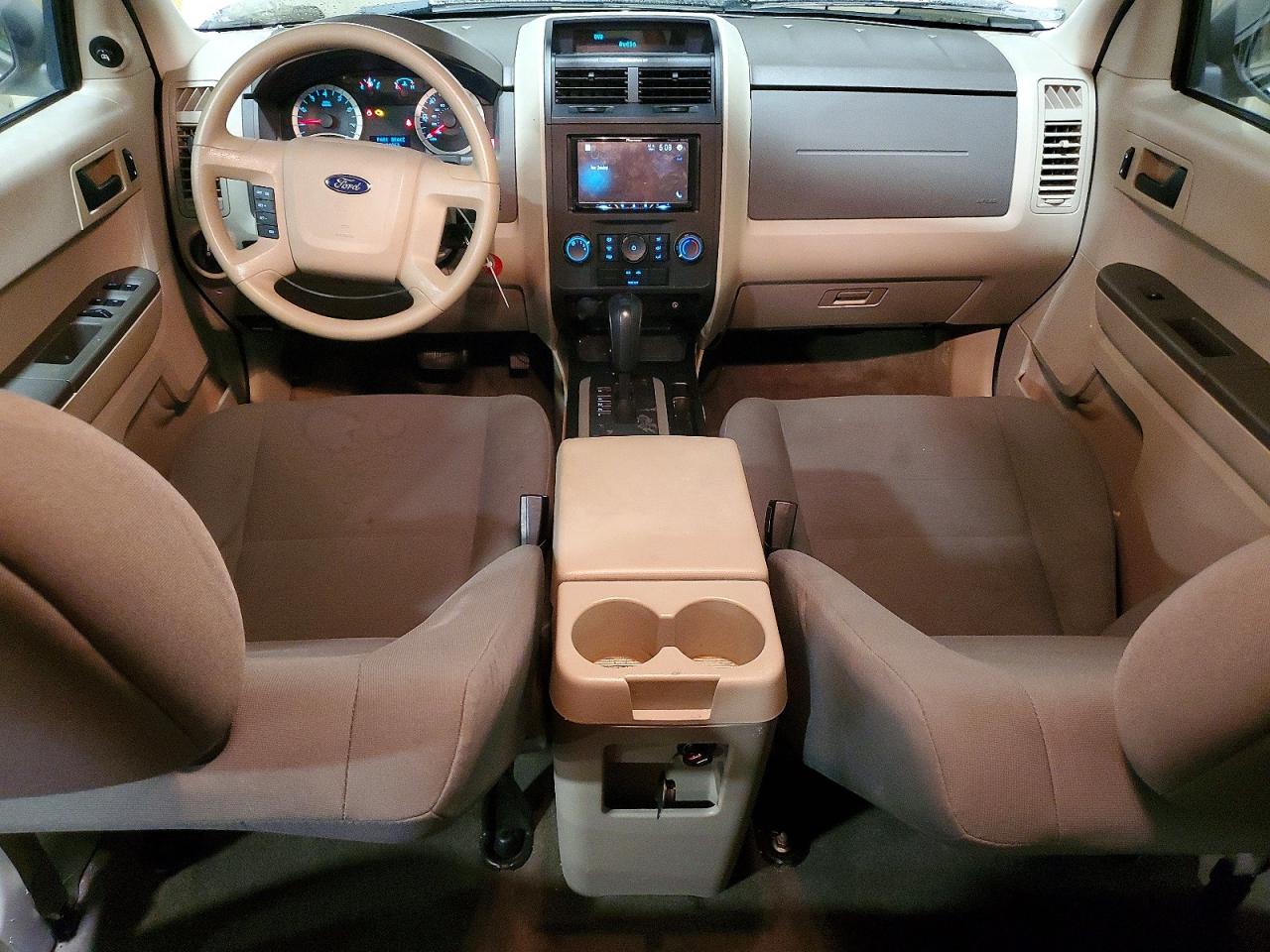 2012 Ford Escape Xls White vin: 1FMCU9C70CKB80986