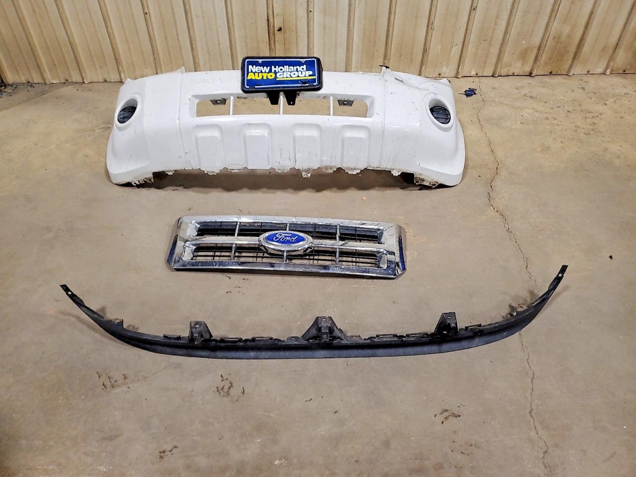 2012 Ford Escape Xls White vin: 1FMCU9C70CKB80986