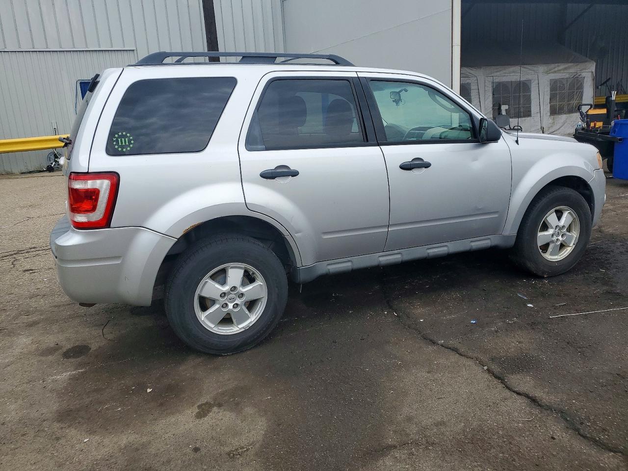 2010 Ford Escape Xls Gray vin: 1FMCU9C71AKC90670