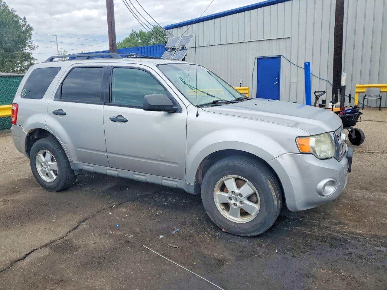 2010 Ford Escape Xls Gray vin: 1FMCU9C71AKC90670