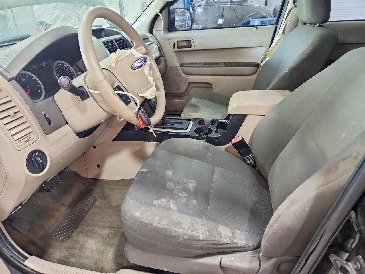 2010 Ford Escape Xls Черный vin: 1FMCU9C71AKD31881