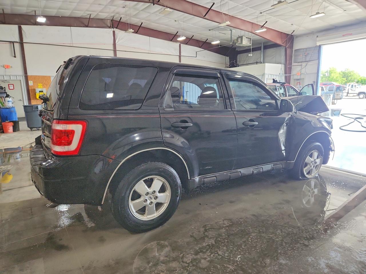 2010 Ford Escape Xls Черный vin: 1FMCU9C71AKD31881