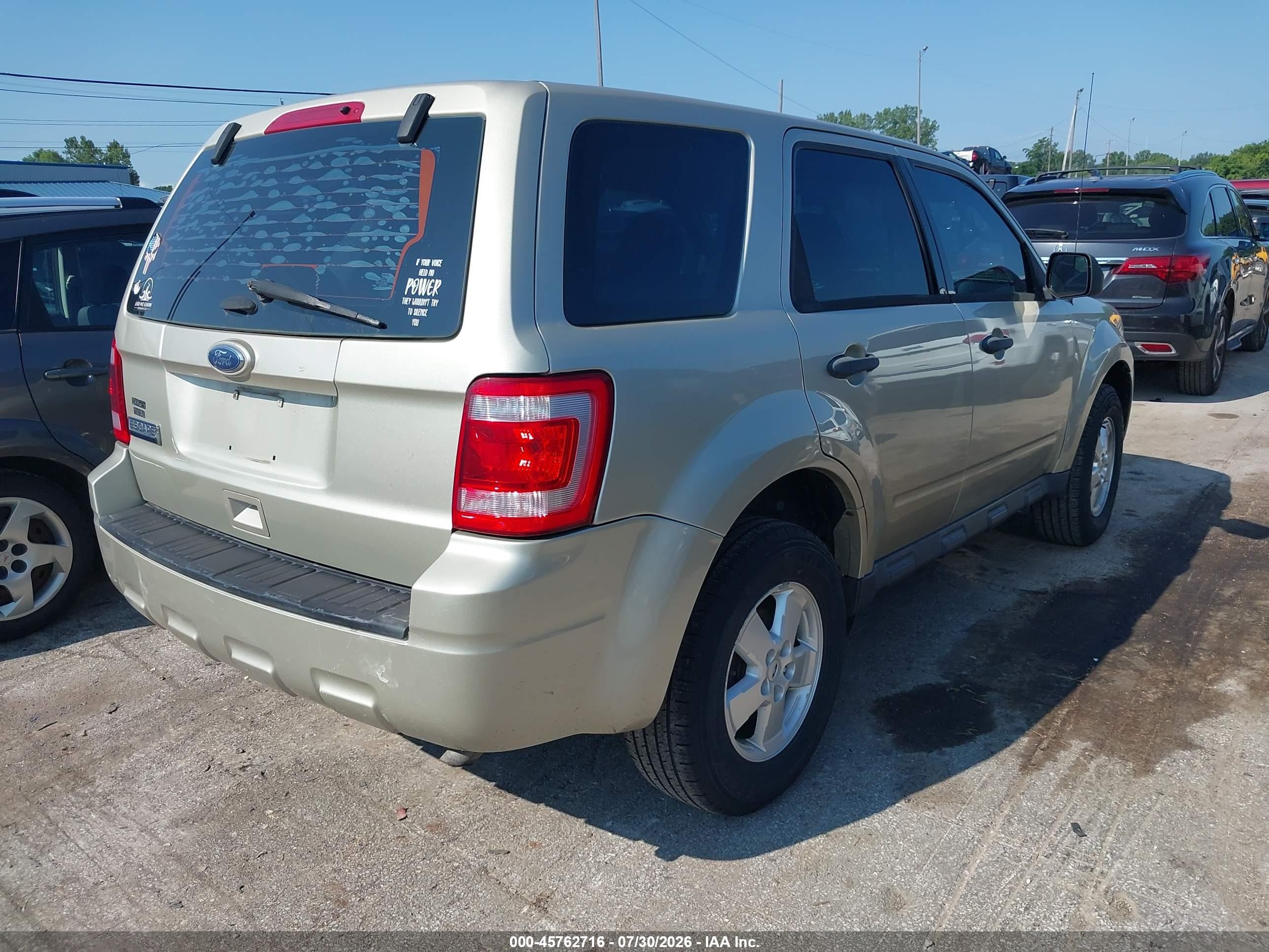 2012 Ford Escape Xls Gold vin: 1FMCU9C71CKA59772