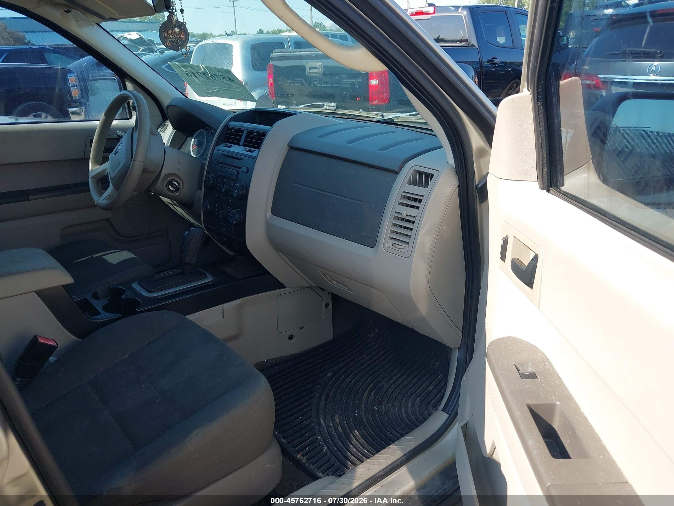 2012 Ford Escape Xls Gold vin: 1FMCU9C71CKA59772