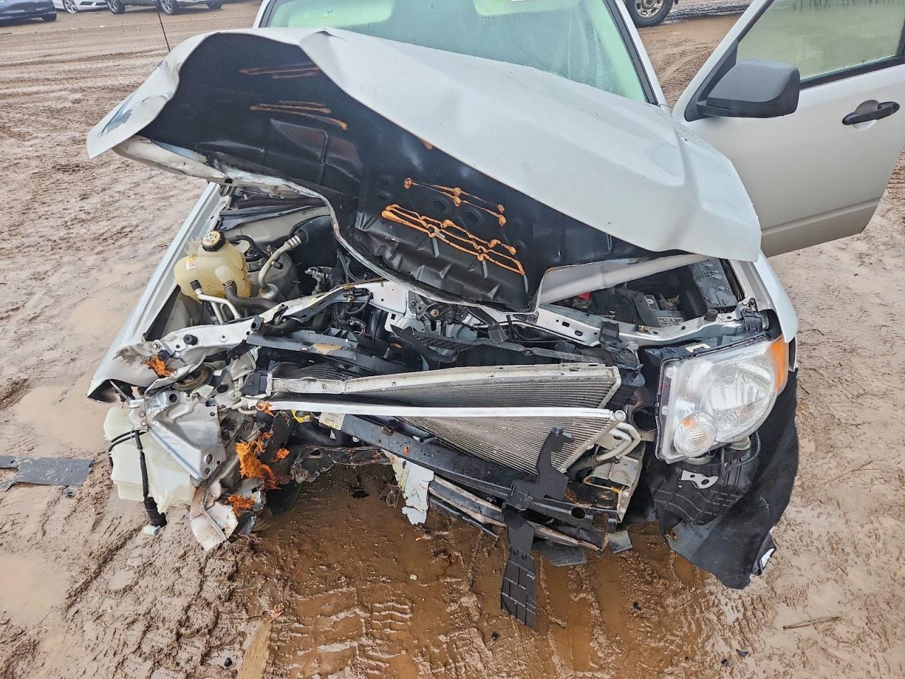 2010 Ford Escape Xls Silver vin: 1FMCU9C72AKC85378