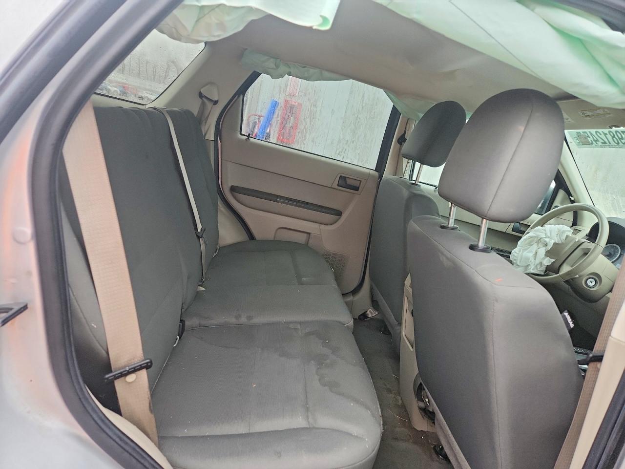 2010 Ford Escape Xls Silver vin: 1FMCU9C72AKC85378