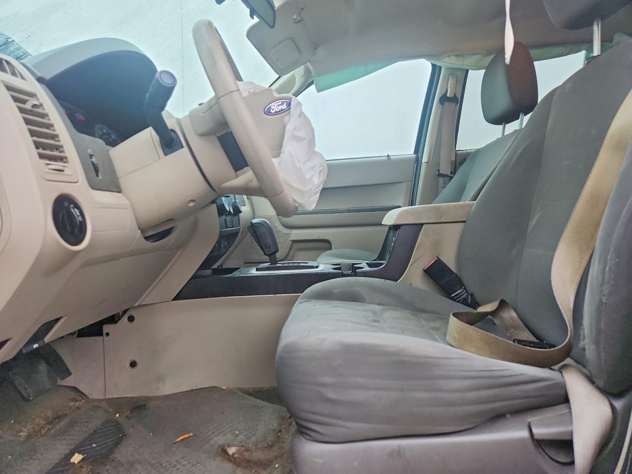 2010 Ford Escape Xls Silver vin: 1FMCU9C72AKC85378