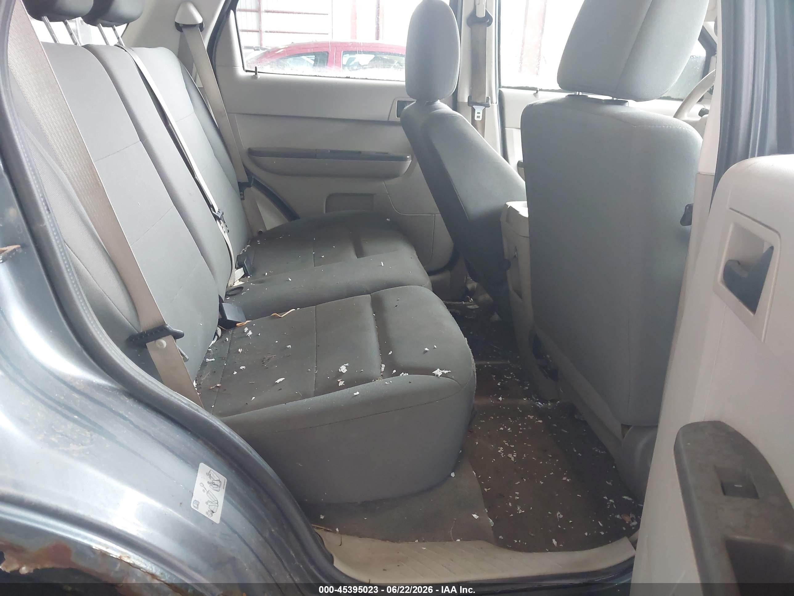 2010 Ford Escape Xls Blue vin: 1FMCU9C73AKB92367