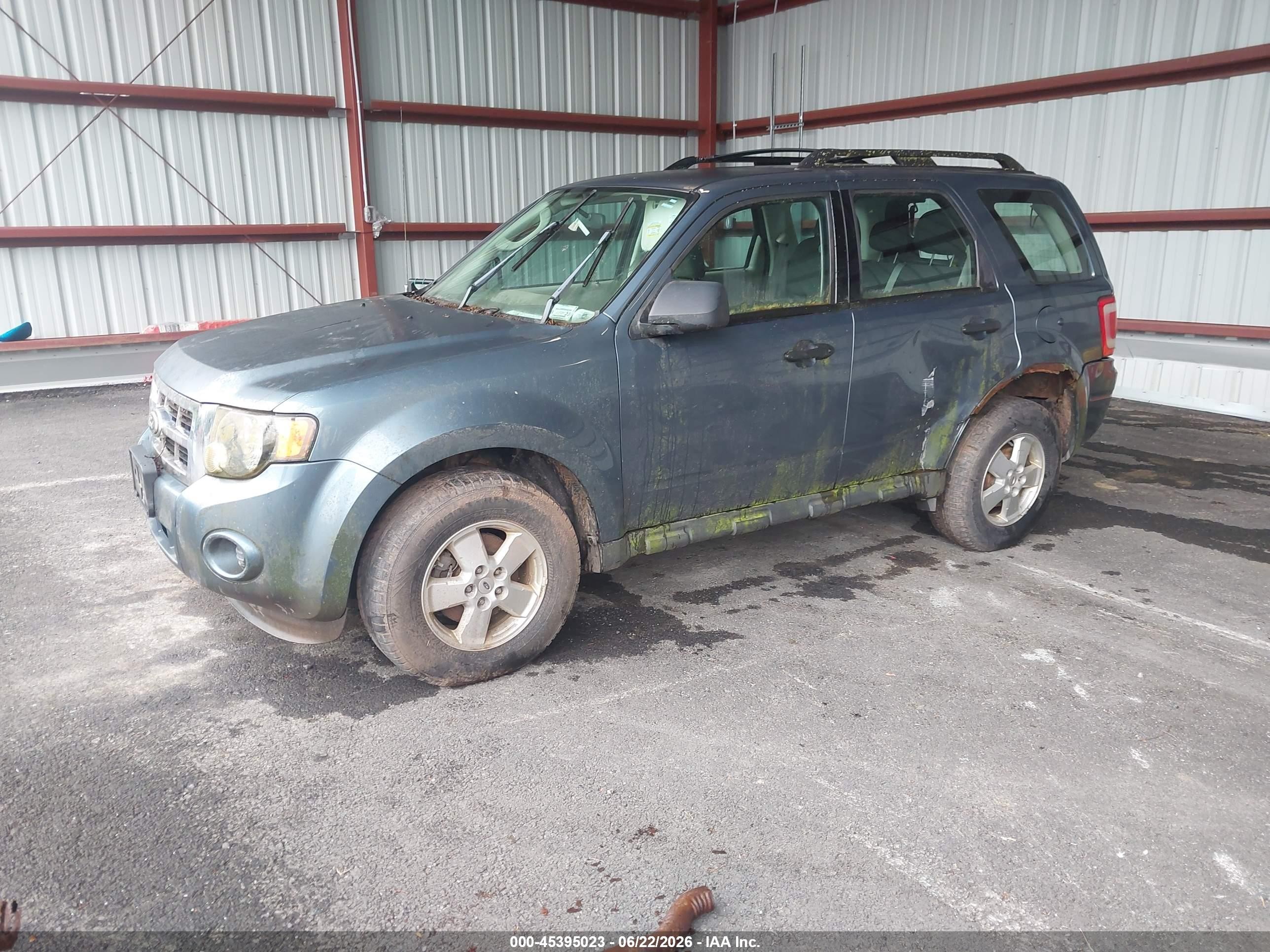 2010 Ford Escape Xls Blue vin: 1FMCU9C73AKB92367