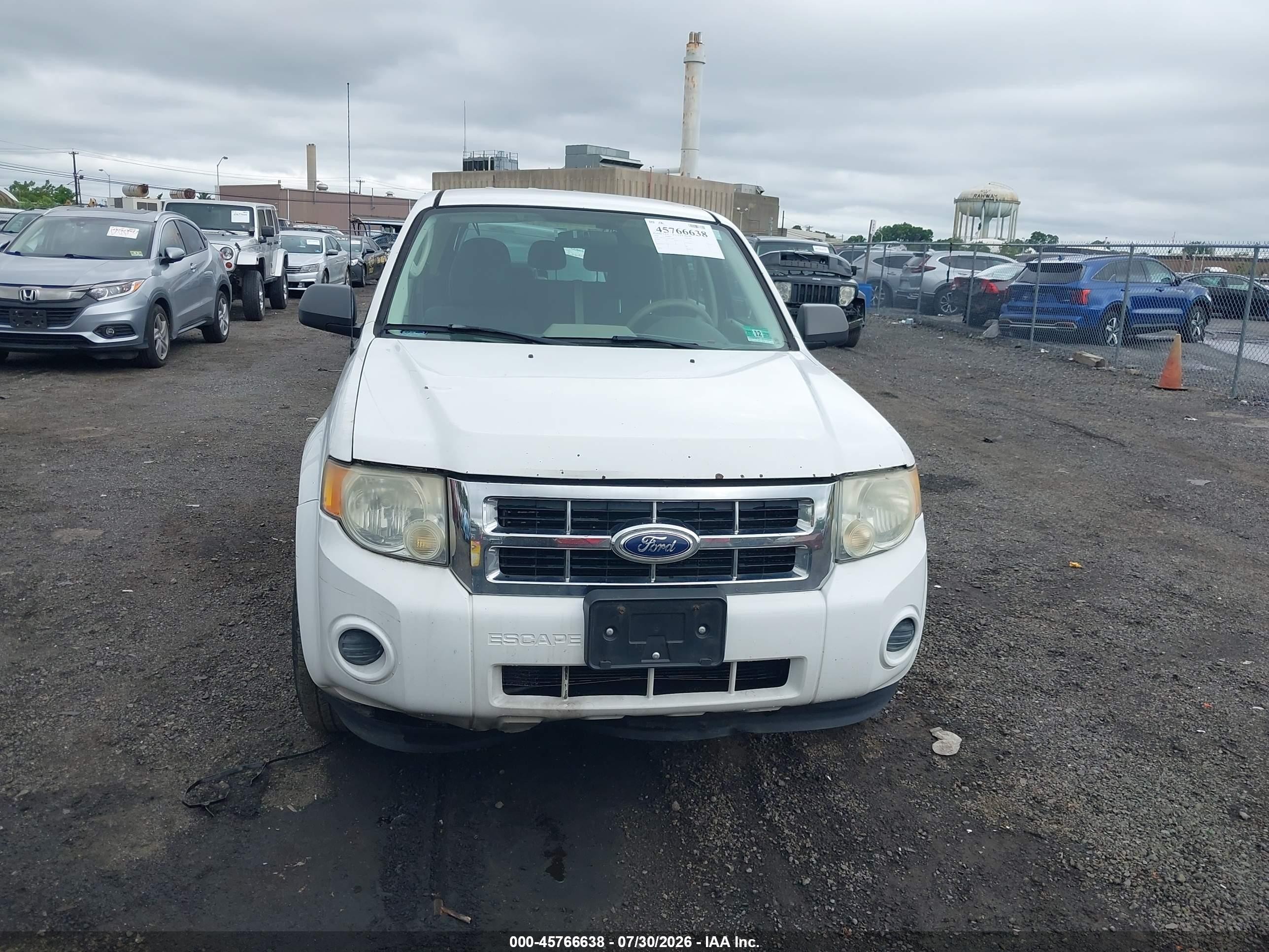 2010 Ford Escape Xls White vin: 1FMCU9C74AKC58506
