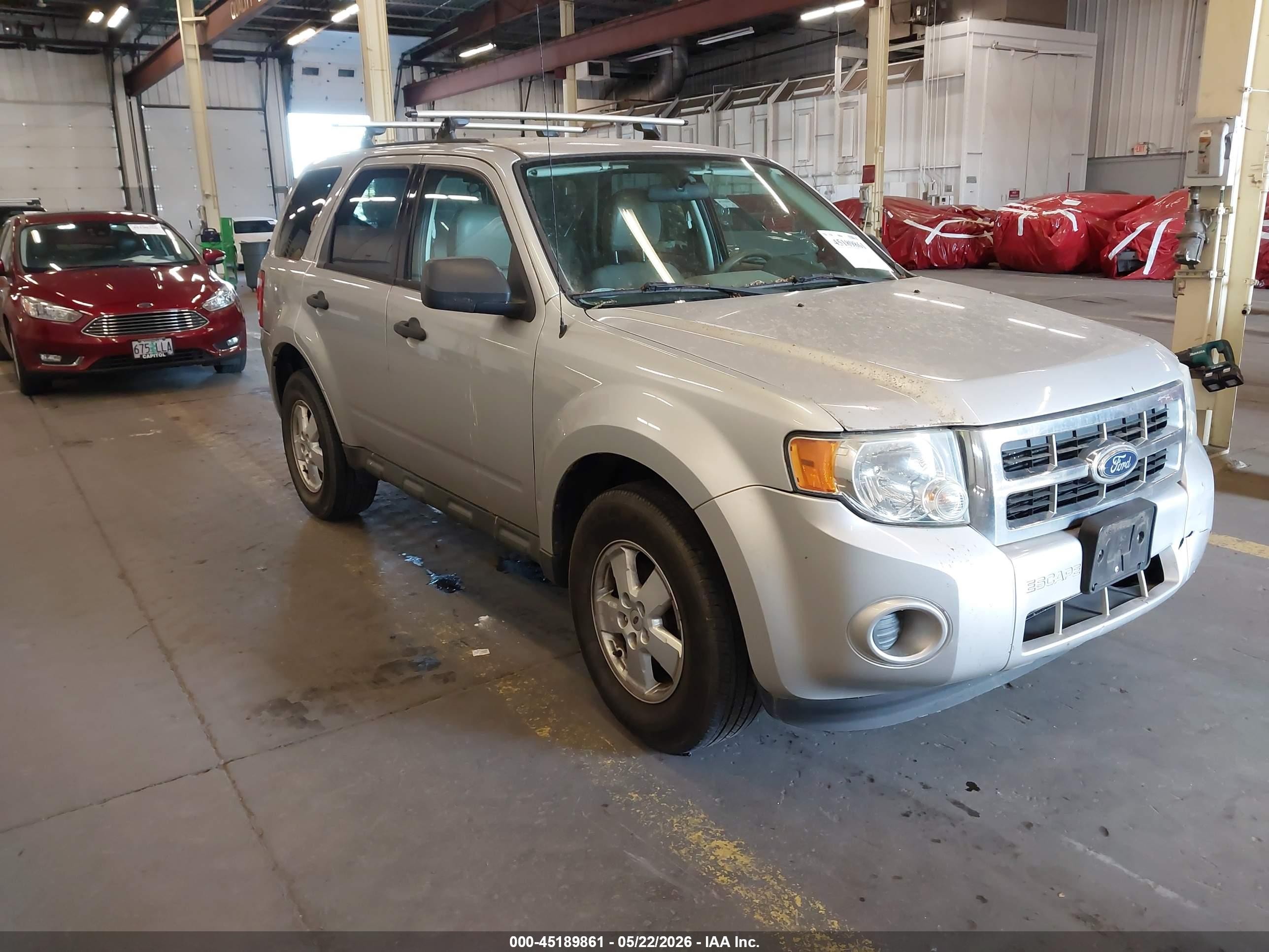 2010 Ford Escape Xls Silver vin: 1FMCU9C74AKD12032